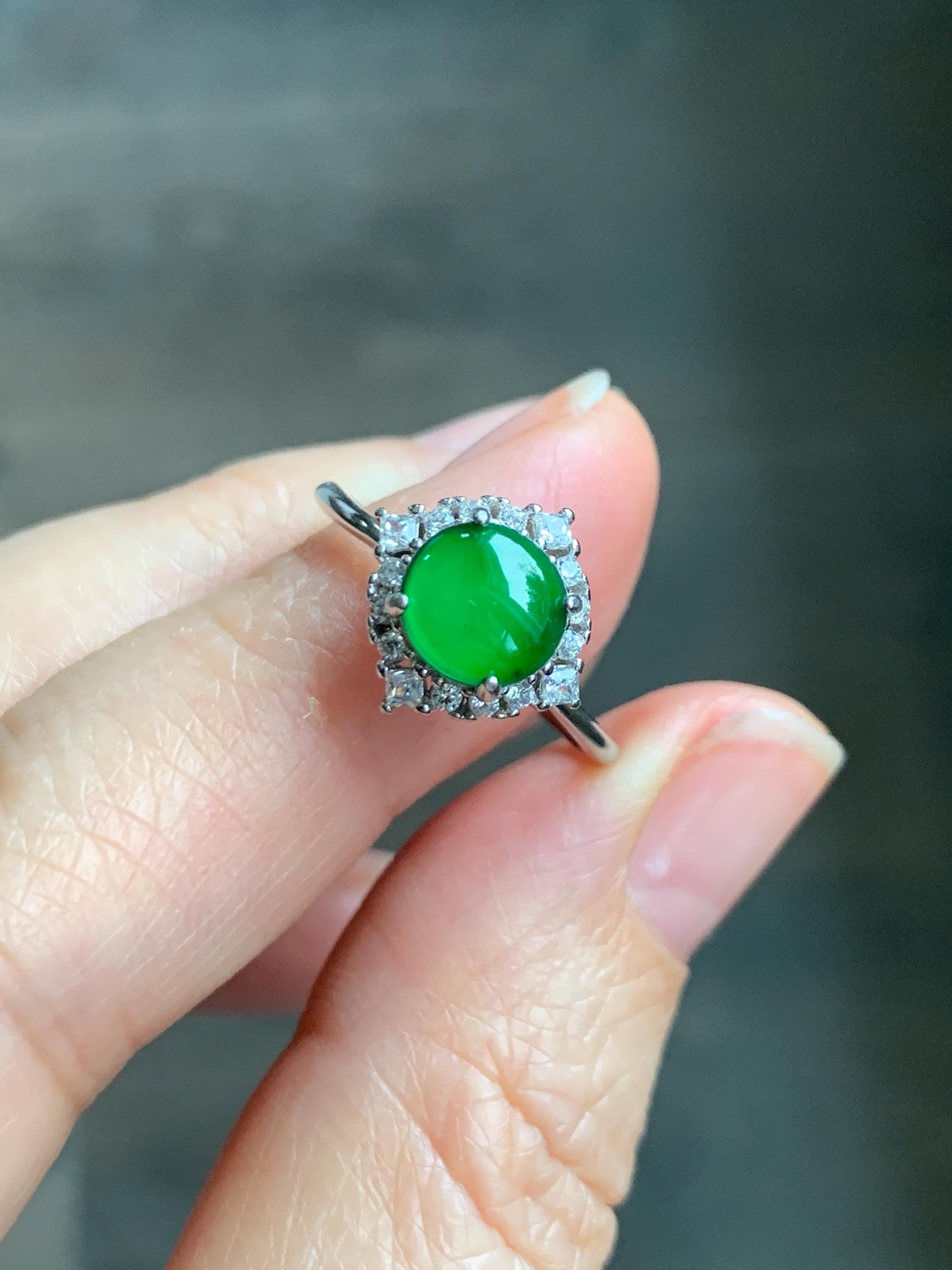 Natural Grade A Guatemalan Icy Translucent Vibrant Green Jade Jadeite Ring Sterling Silver Size Adjustable 天然冰危绿翡翠蛋面银镶戒指 WRL110
