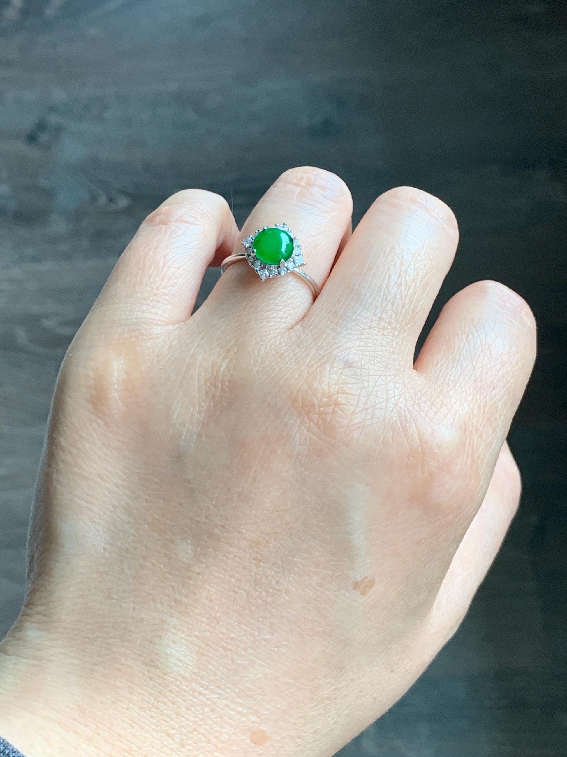 Natural Grade A Guatemalan Icy Translucent Vibrant Green Jade Jadeite Ring Sterling Silver Size Adjustable 天然冰危绿翡翠蛋面银镶戒指 WRL110
