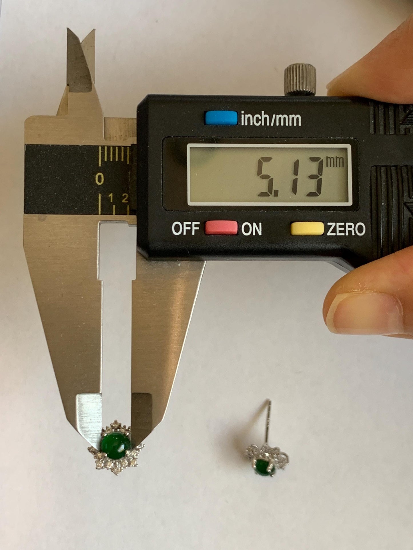Natural Guatemalan Grade A Icy Translucent Vibrant Green Jade Jadeite Snowflake Stud Earrings Sterling Silver 天然冰危绿翡翠银镶耳钉 HAE77