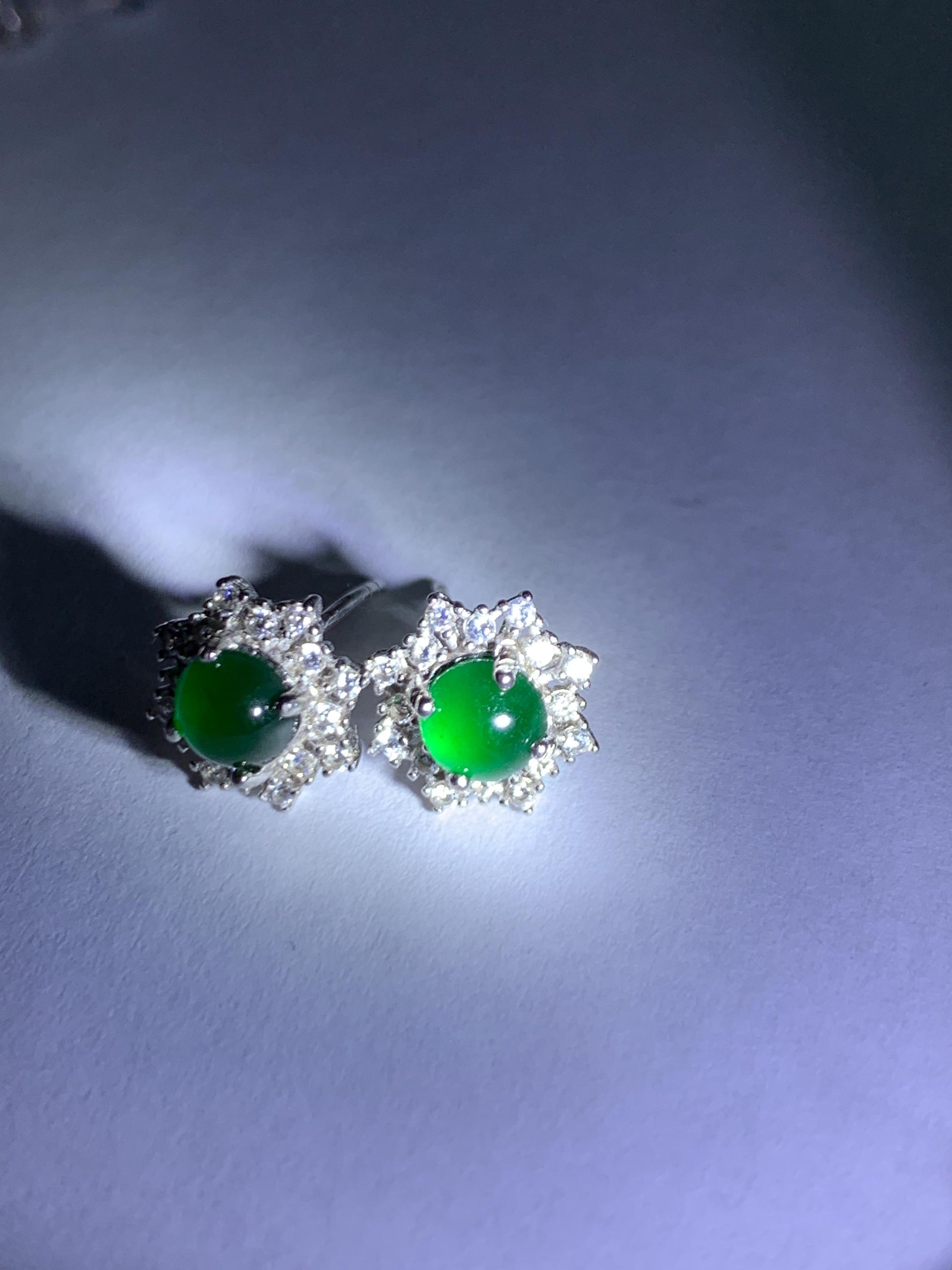 Natural Guatemalan Grade A Icy Translucent Vibrant Green Jade Jadeite Snowflake Stud Earrings Sterling Silver 天然冰危绿翡翠银镶耳钉 HAE77