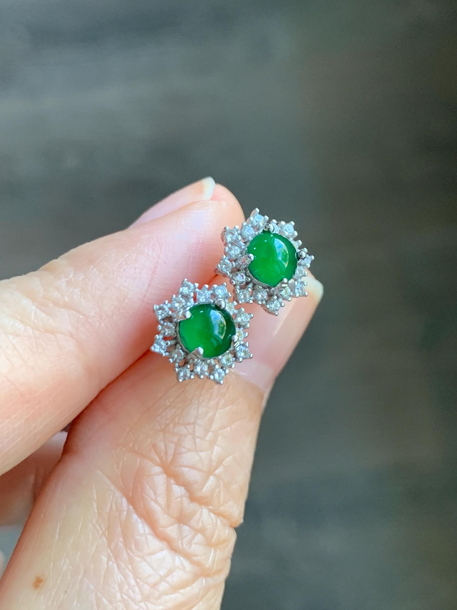 Natural Guatemalan Grade A Icy Translucent Vibrant Green Jade Jadeite Snowflake Stud Earrings Sterling Silver 天然冰危绿翡翠银镶耳钉 HAE77