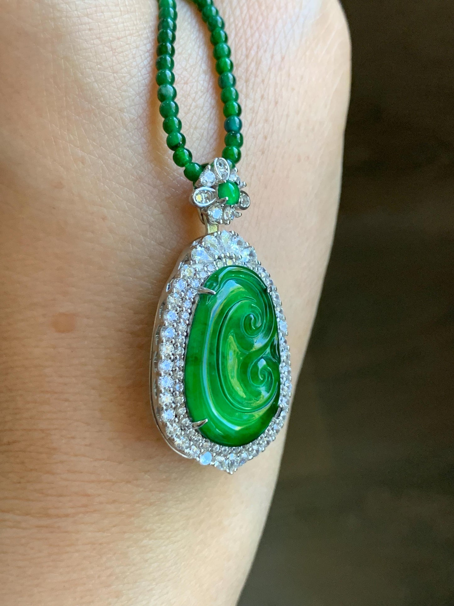 Certified Natural Guatemalan Icy Translucent Vibrant Green Jade Jadeite Ruyi Pendant Sterling Silver Beaded Necklace 天然冰危绿翡翠如意吊坠绿翡翠珠项链 094