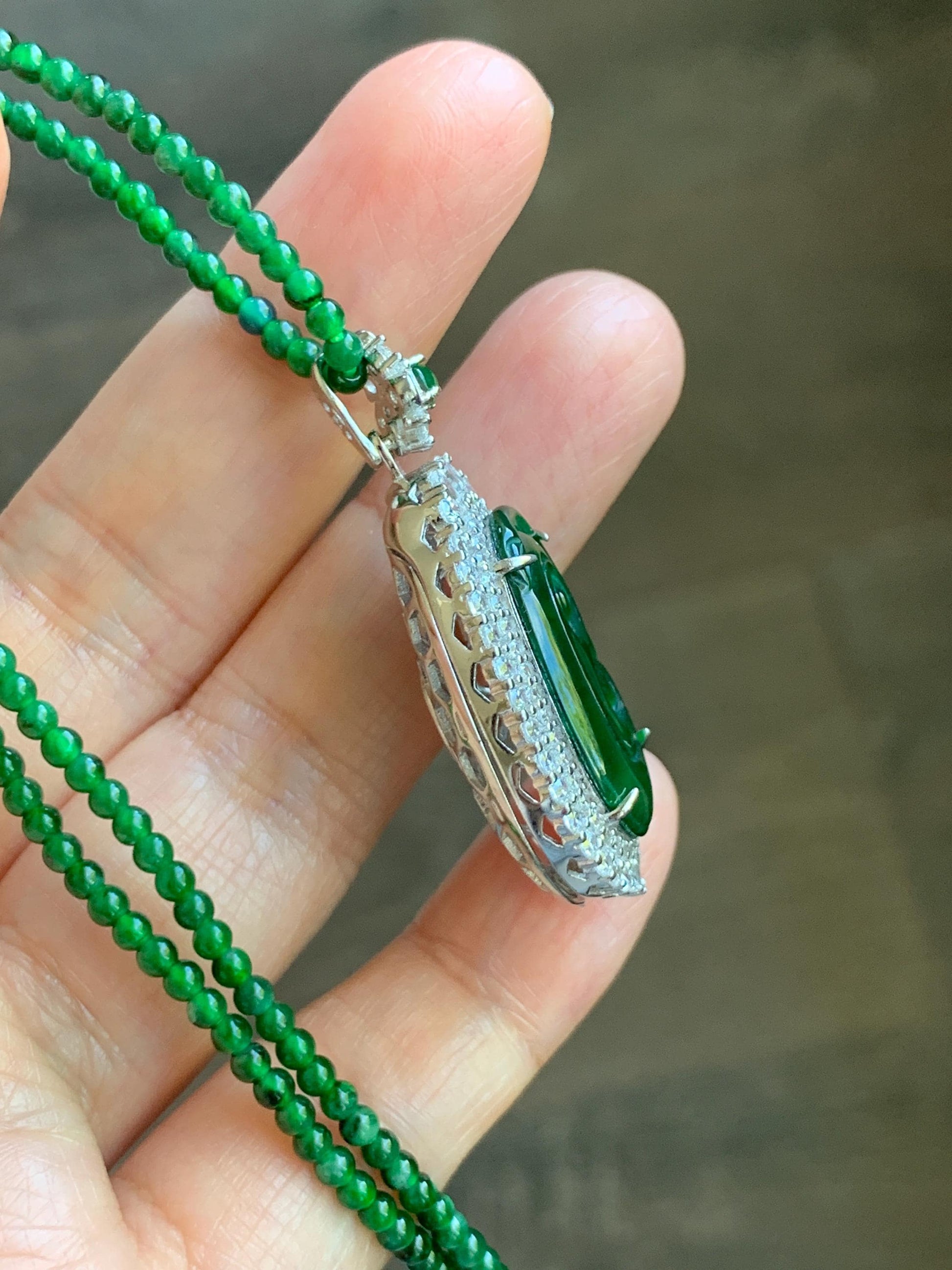 Certified Natural Guatemalan Icy Translucent Vibrant Green Jade Jadeite Ruyi Pendant Sterling Silver Beaded Necklace 天然冰危绿翡翠如意吊坠绿翡翠珠项链 094