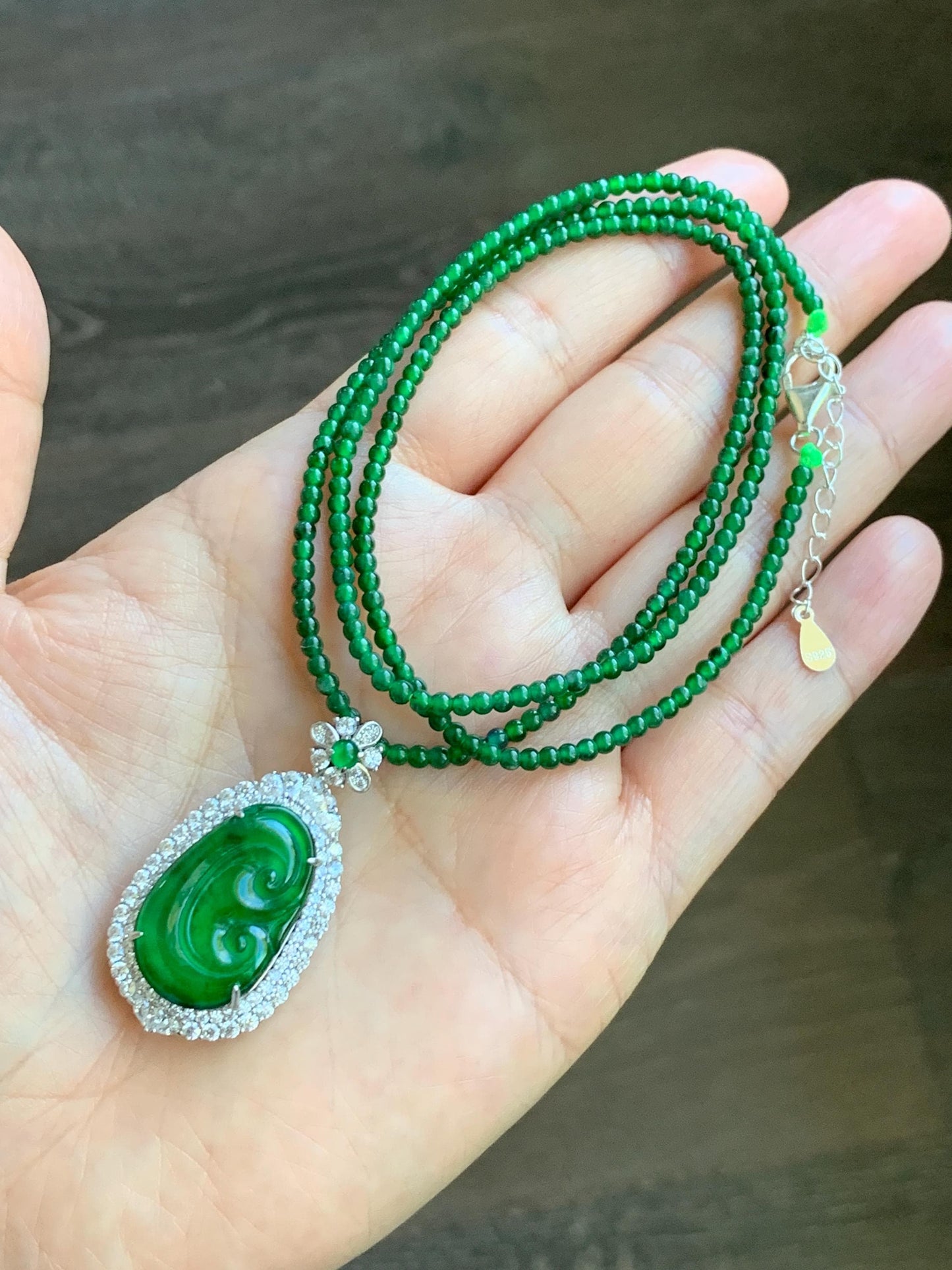 Certified Natural Guatemalan Icy Translucent Vibrant Green Jade Jadeite Ruyi Pendant Sterling Silver Beaded Necklace 天然冰危绿翡翠如意吊坠绿翡翠珠项链 094
