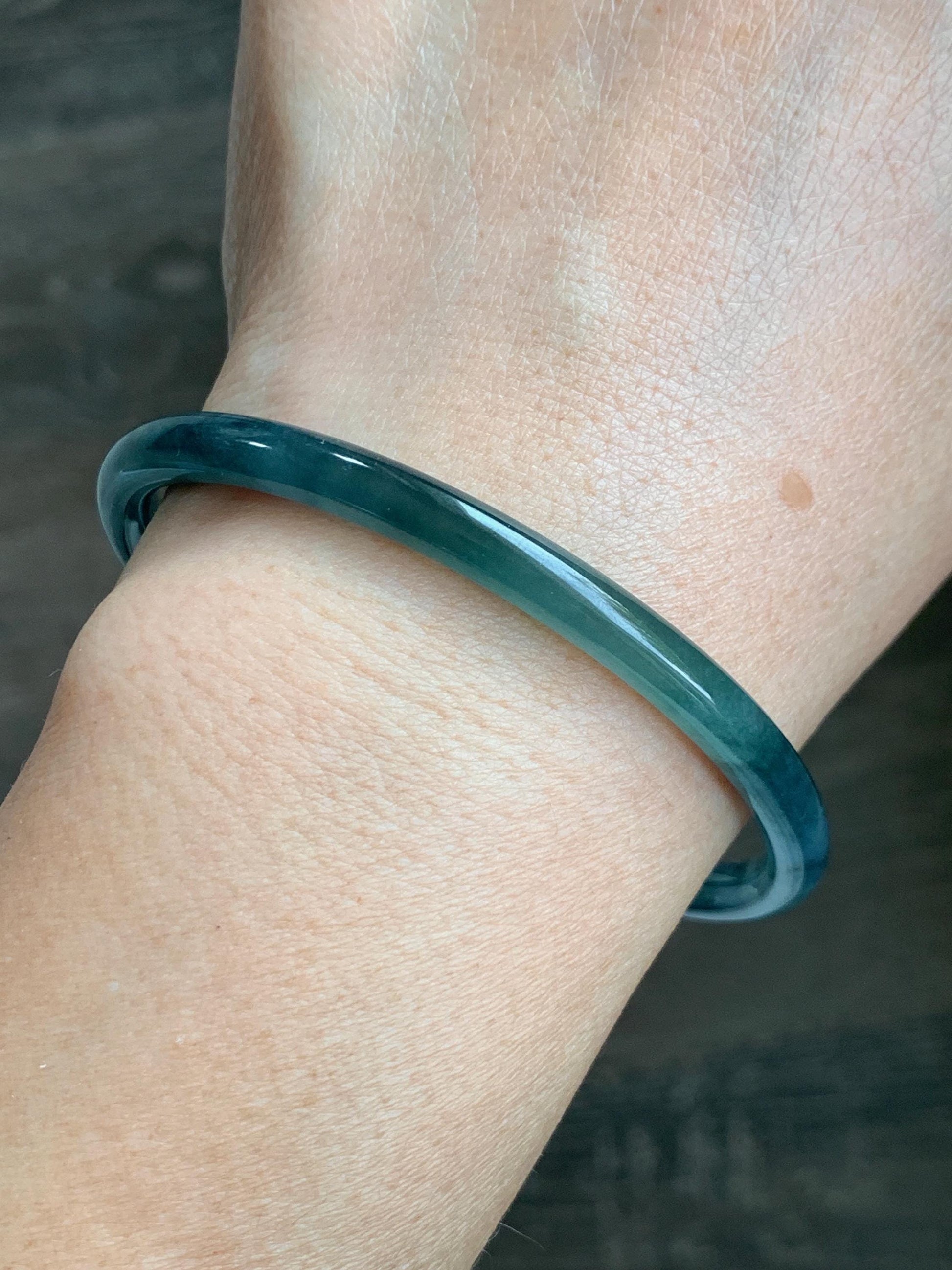 Certified Natural Grade A Guatemalan Icy Translucent Dark Teal Blue Marbled Jade Jadeite Bangle Bracelet 60mm 7.42” 15g 天然冰胶危蓝飘花翡翠细圆条手镯 072