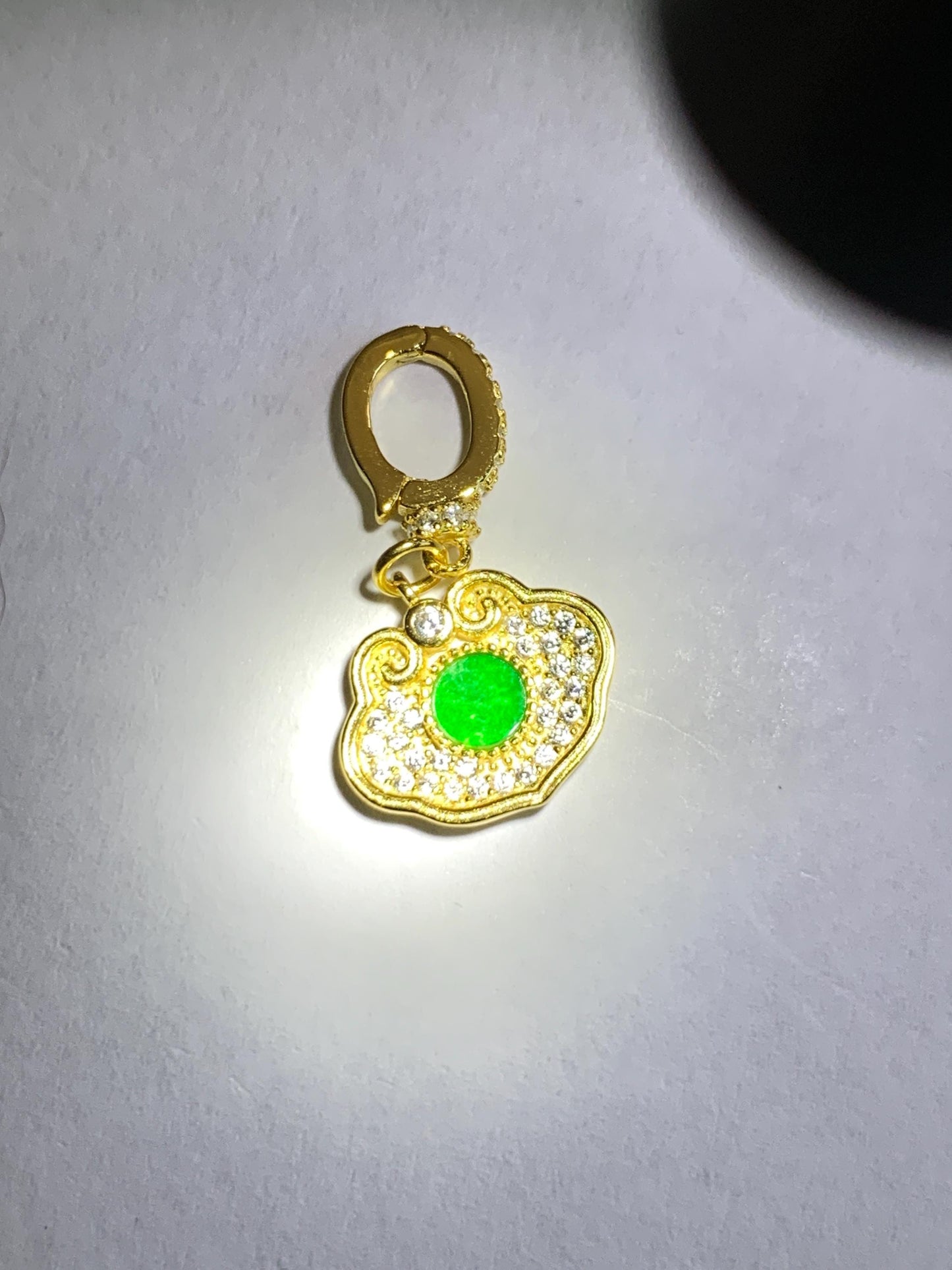 Natural Grade A Icy Vibrant Green Jade Jadeite Hua Qing Ruyi Charm Pendant Sterling Silver Yellow Gold Overlay 天然花青翡翠如意珍珠扣吊坠 MHQ140R