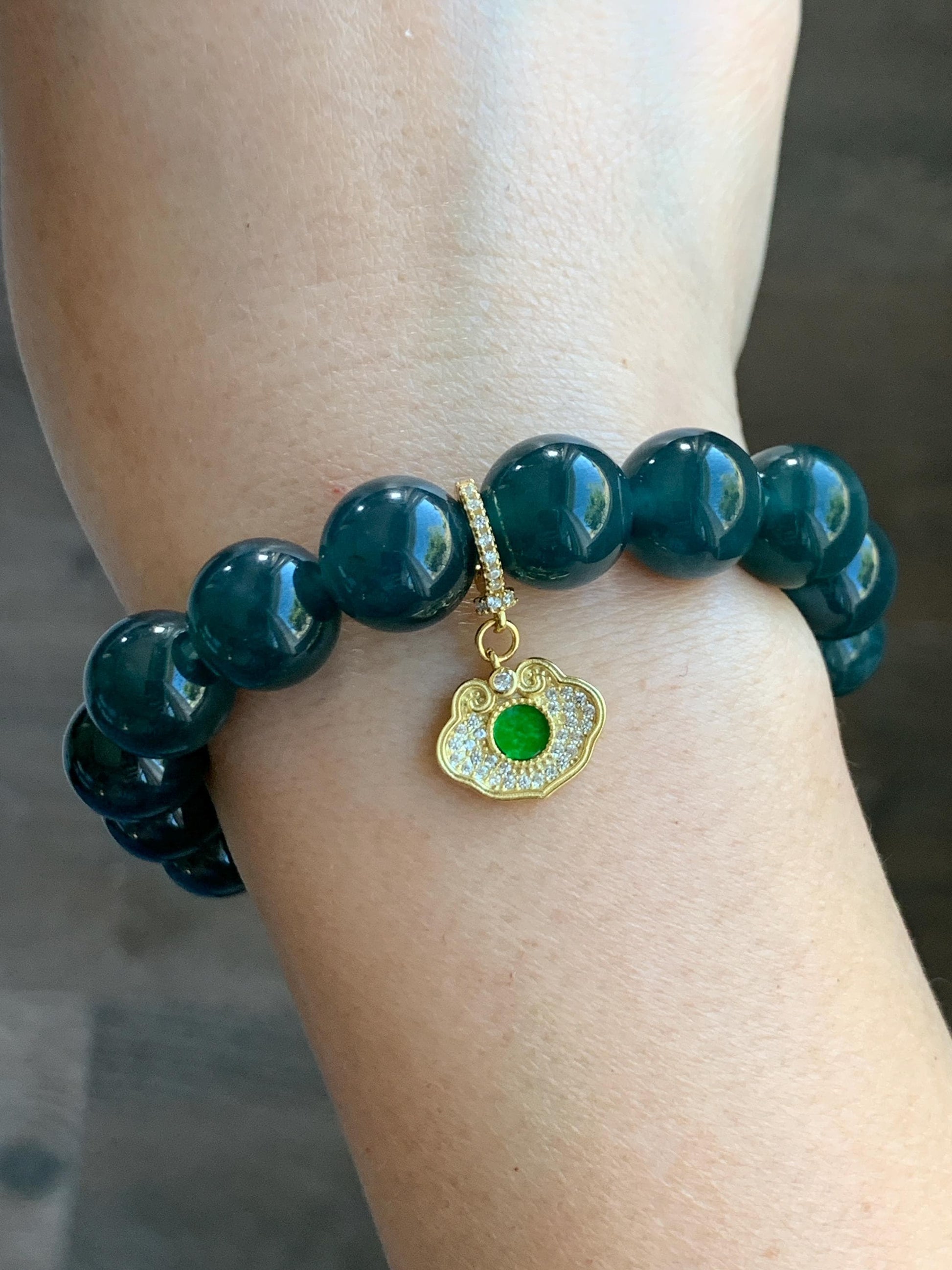 Natural Grade A Icy Vibrant Green Jade Jadeite Hua Qing Ruyi Charm Pendant Sterling Silver Yellow Gold Overlay 天然花青翡翠如意珍珠扣吊坠 MHQ140R