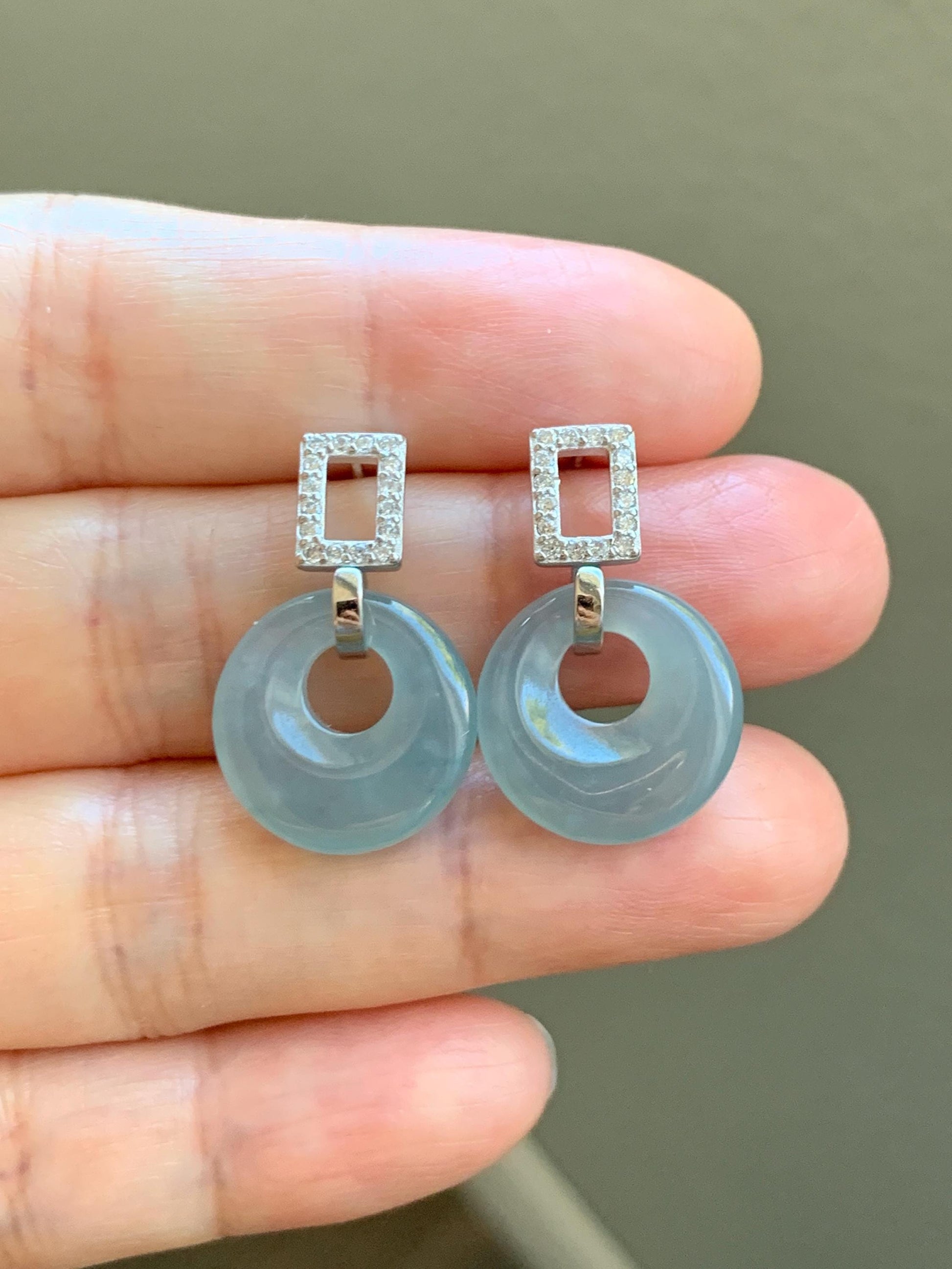 Natural Grade A Guatemalan Icy Translucent Pastel Dusty Blue Jade Jadeite Donut Stud Earrings Sterling Silver 天然冰危淡蓝翡翠公主扣耳包 WGZ77