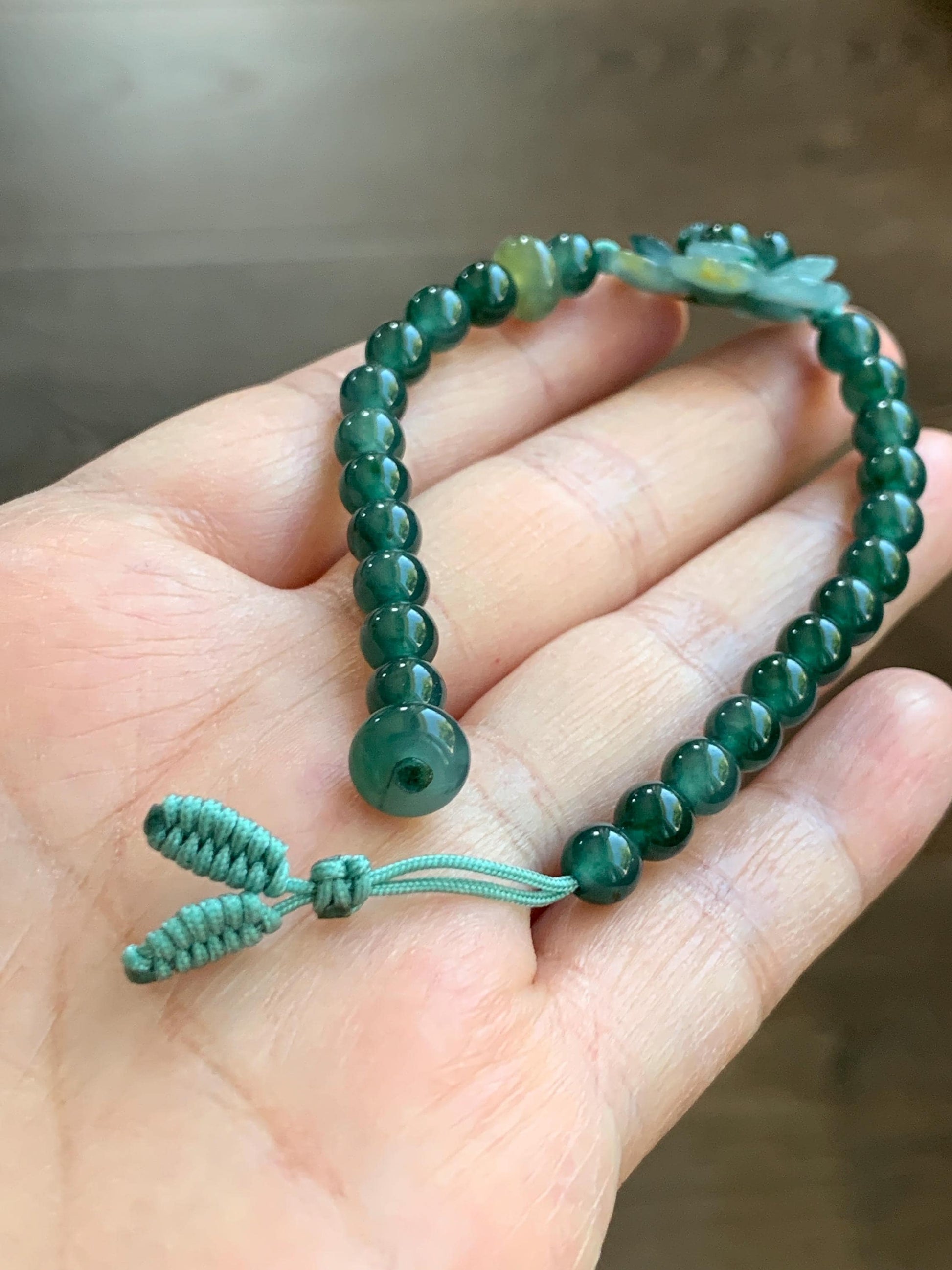 Natural Guatemalan Icy Translucent Dark Teal Yellow Marbled Jade Jadeite Lotus Flower Beaded Bracelet 6.5” 11g 天然冰危深蓝三彩翡翠莲花圆珠手串 WSC132