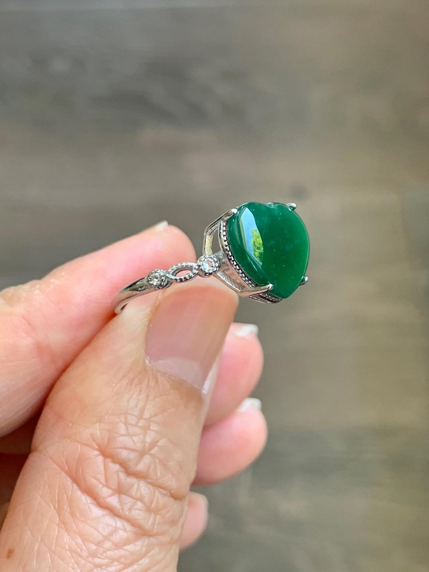Natural Grade A Guatemalan Icy Translucent Intense Green Jade Jadeite Heart Ring Sterling Silver Size Adjustable 天然冰危深绿翡翠爱心蛋面银镶戒指 WSL140