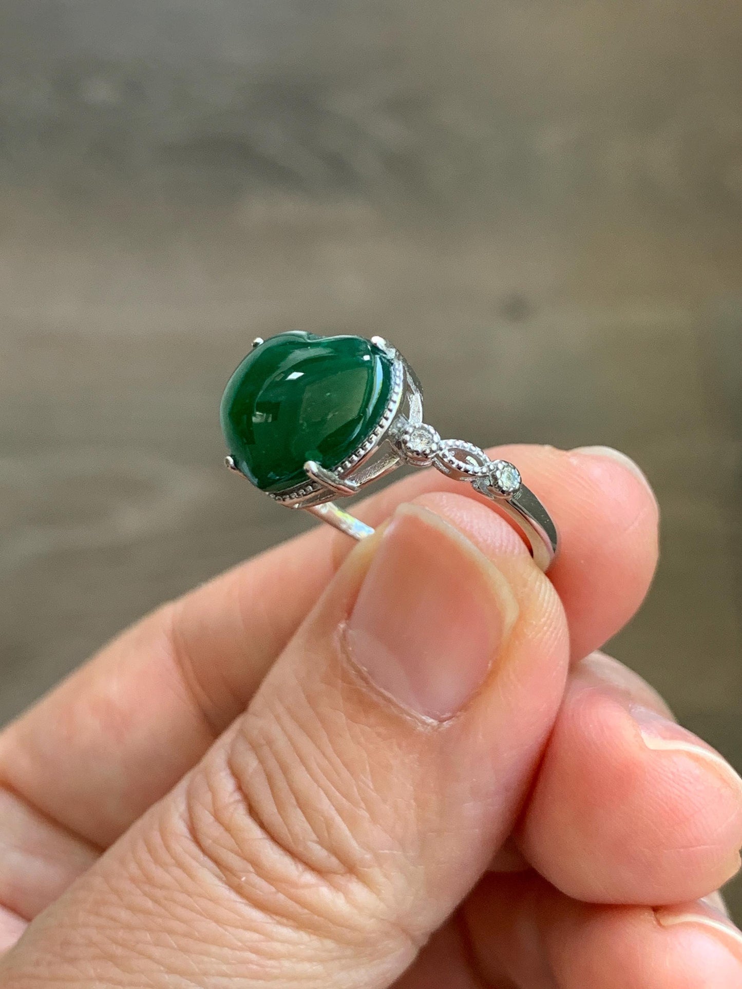 Natural Grade A Guatemalan Icy Translucent Intense Green Jade Jadeite Heart Ring Sterling Silver Size Adjustable 天然冰危深绿翡翠爱心蛋面银镶戒指 WSL140