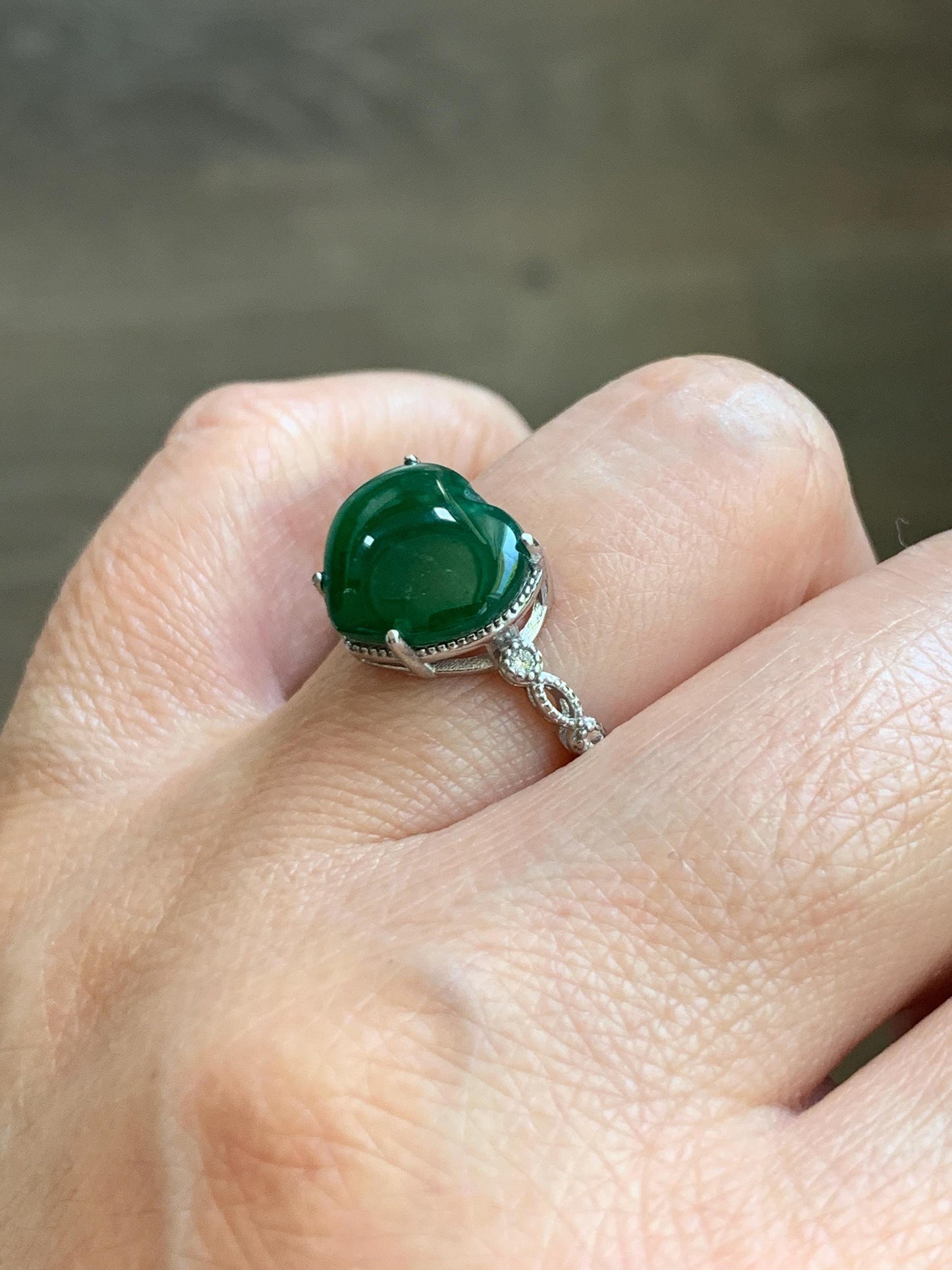 Natural Grade A Guatemalan Icy Translucent Intense Green Jade Jadeite Heart Ring Sterling Silver Size Adjustable 天然冰危深绿翡翠爱心蛋面银镶戒指 WSL140