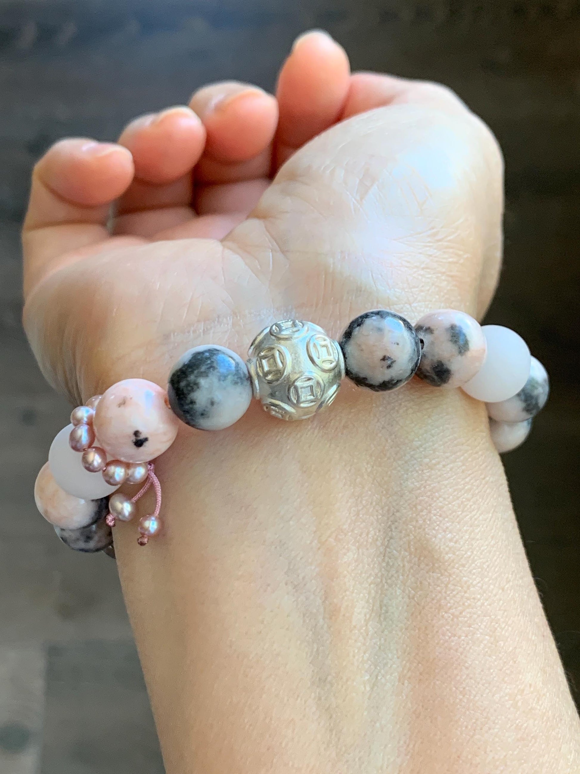 Natural Rose Quartz Pink Zebra Jasper Beaded Healing Bracelet Sterling Silver Natural Freshwater Pearls 10mm 7” 31g 天然水晶粉斑马碧玉珍珠能量手串 FJM80