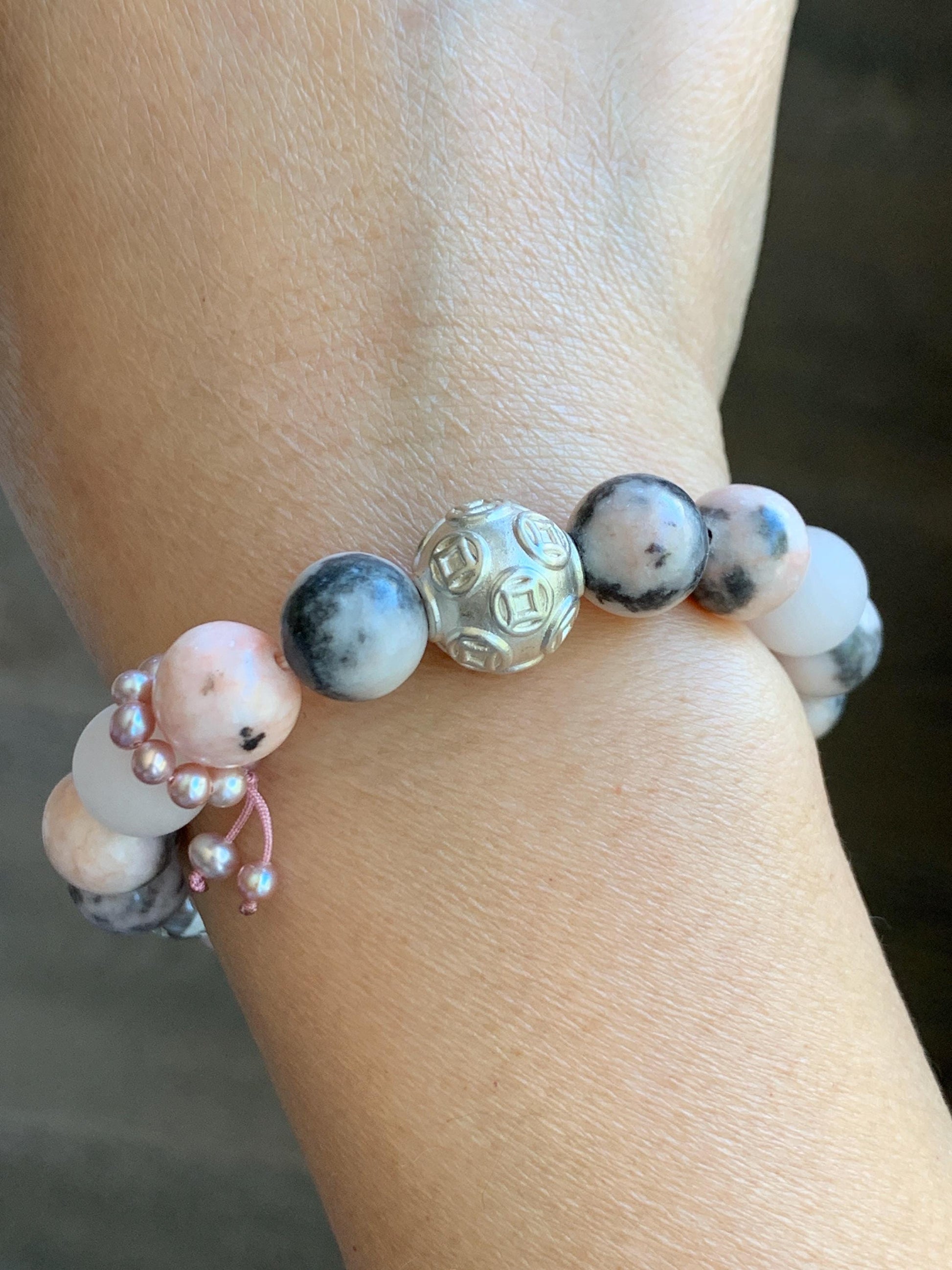 Natural Rose Quartz Pink Zebra Jasper Beaded Healing Bracelet Sterling Silver Natural Freshwater Pearls 10mm 7” 31g 天然水晶粉斑马碧玉珍珠能量手串 FJM80