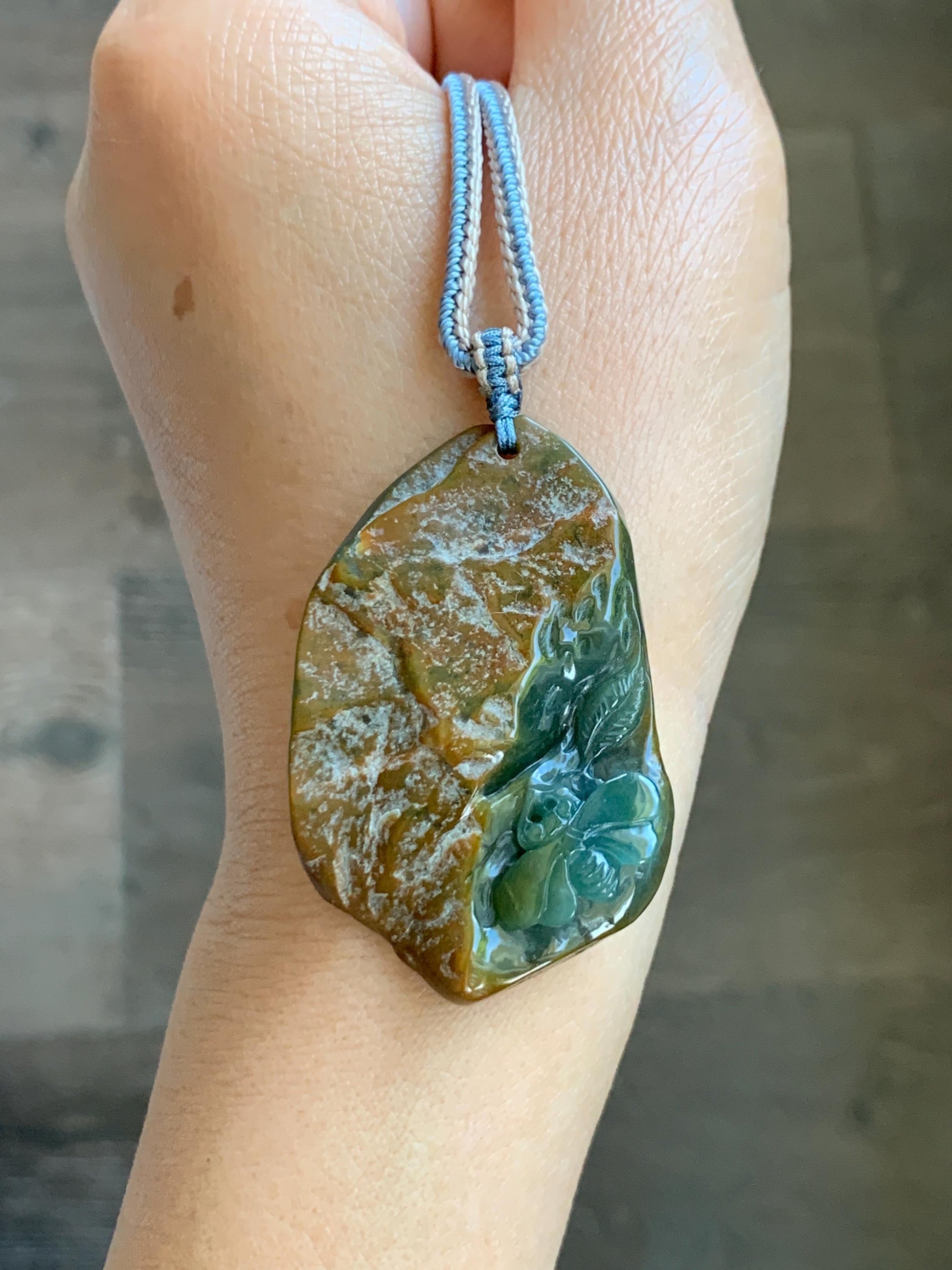 Natural Grade A Guatemalan Icy Dark Blue Jade Jadeite w/ Brown Rind Carved Honey Bee Pendant Rope Necklace 27" 22g 天然危黄翡翠蜜蜂皮壳料吊坠 WHP368A