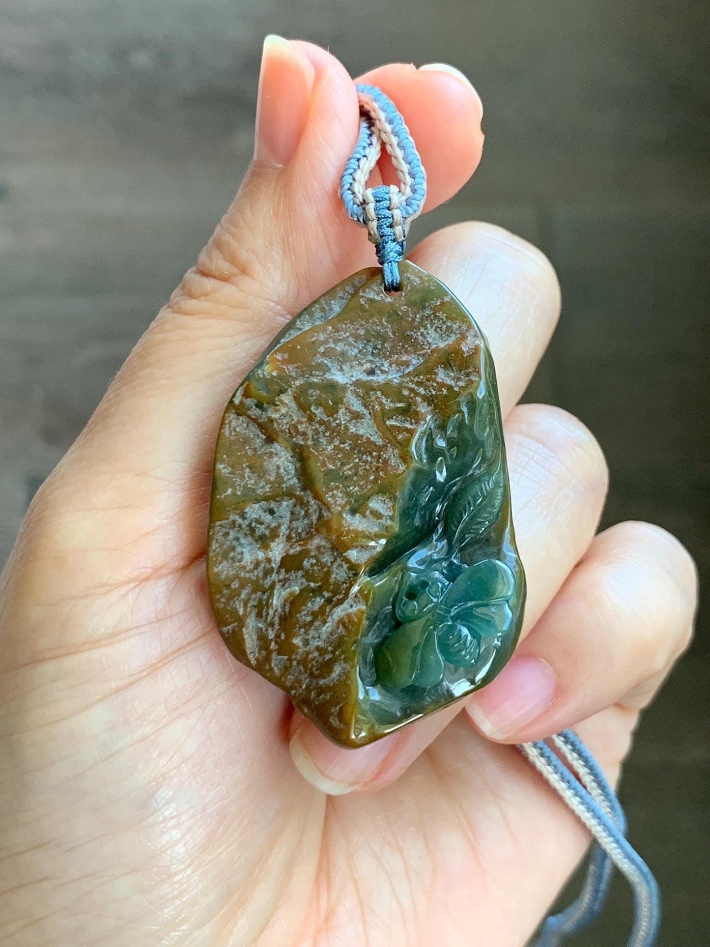 Natural Grade A Guatemalan Icy Dark Blue Jade Jadeite w/ Brown Rind Carved Honey Bee Pendant Rope Necklace 27" 22g 天然危黄翡翠蜜蜂皮壳料吊坠 WHP368A
