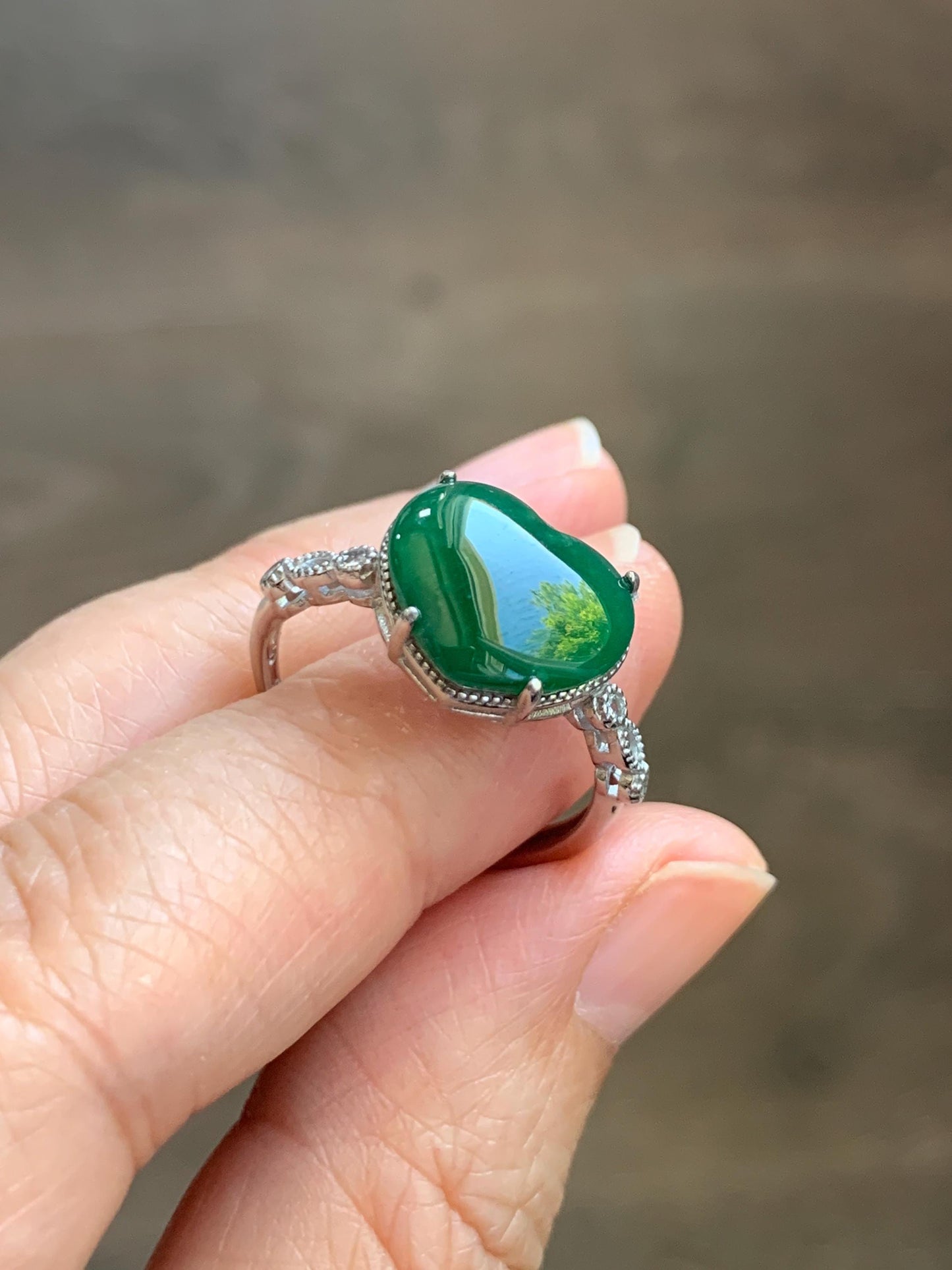 Natural Grade A Guatemalan Icy Translucent Intense Green Jade Jadeite Heart Ring Sterling Silver Size Adjustable 天然冰危深绿翡翠爱心蛋面银镶戒指 WSL140
