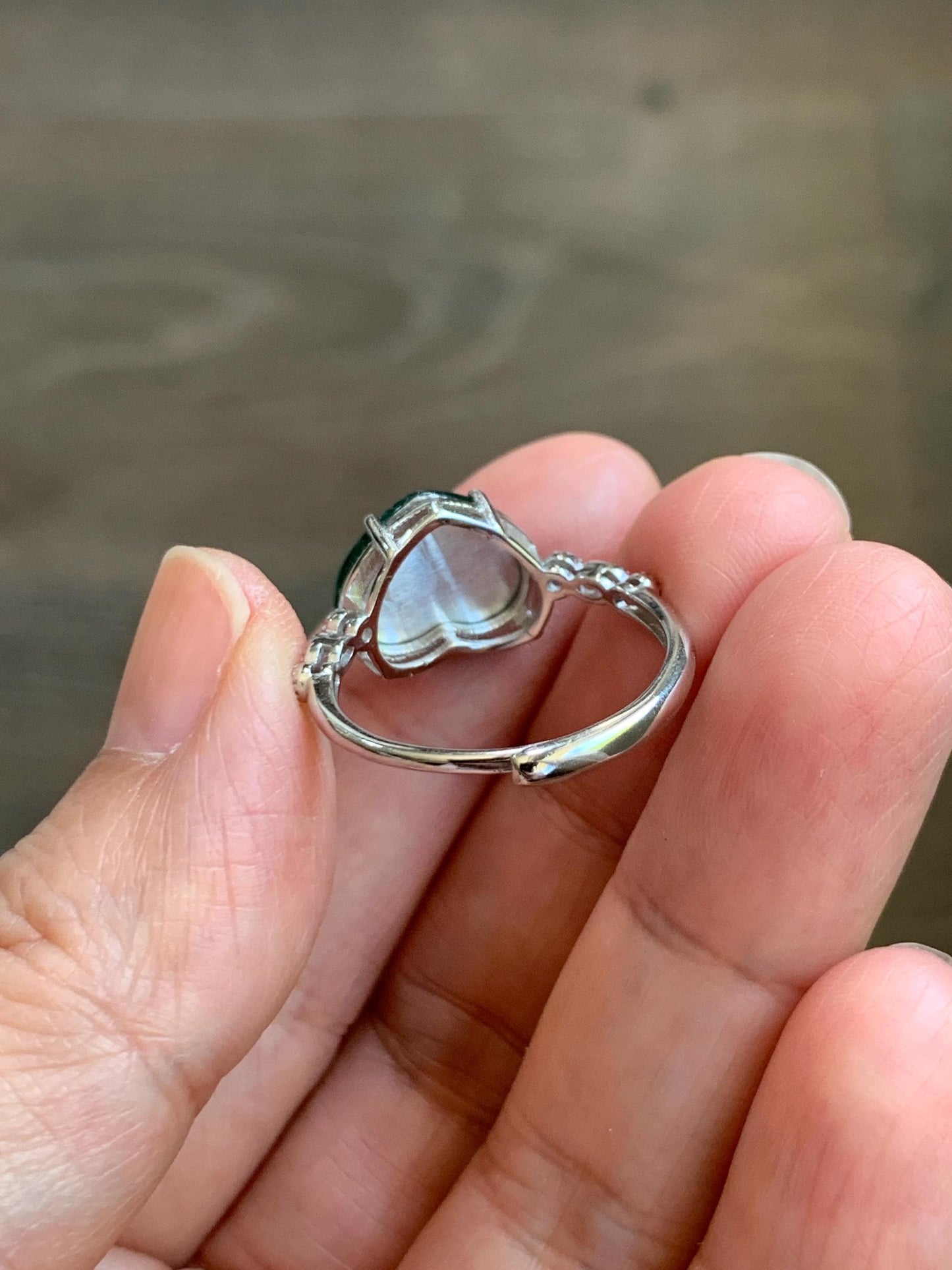 Natural Grade A Guatemalan Icy Translucent Intense Green Jade Jadeite Heart Ring Sterling Silver Size Adjustable 天然冰危深绿翡翠爱心蛋面银镶戒指 WSL140