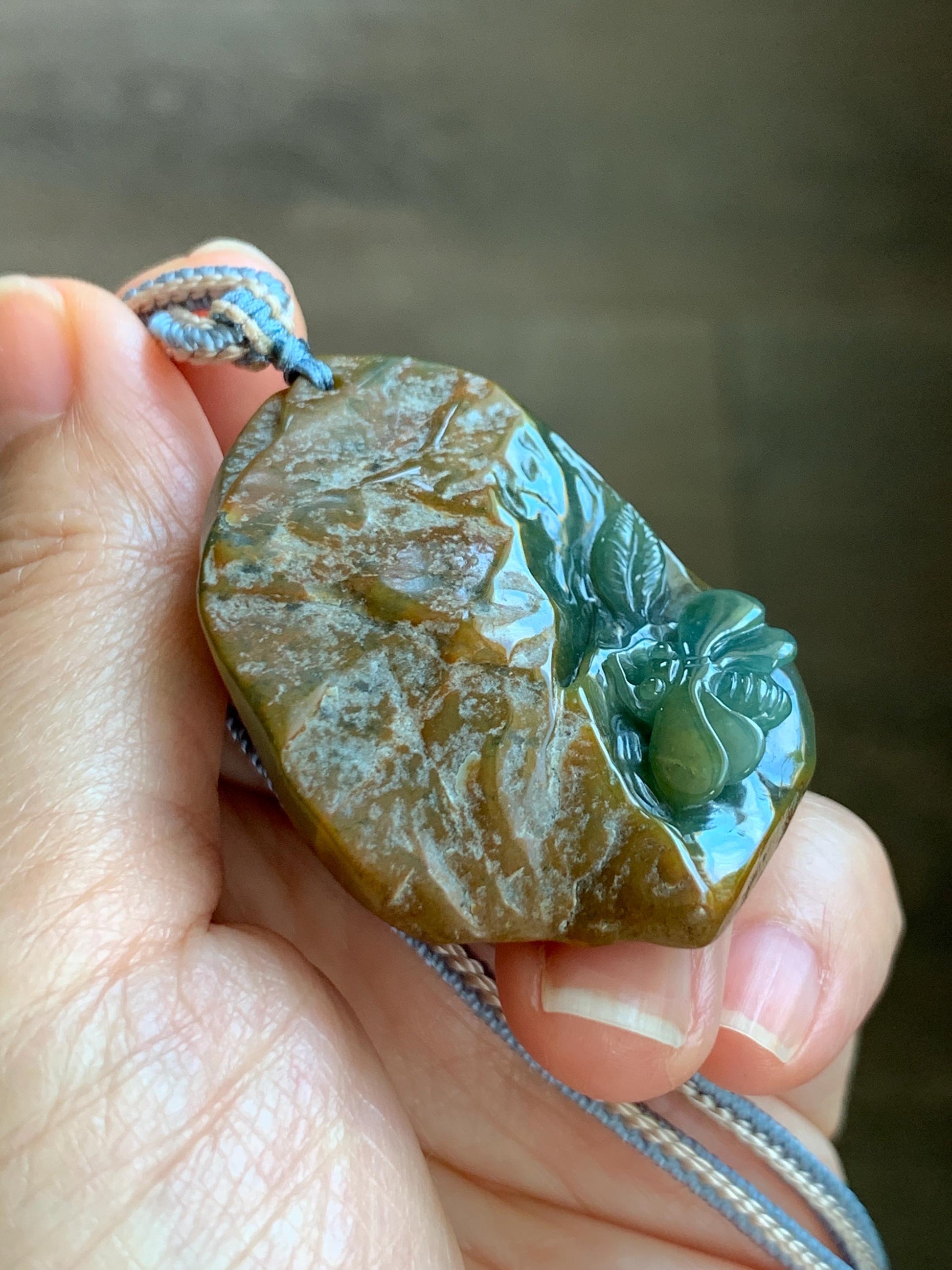 Natural Grade A Guatemalan Icy Dark Blue Jade Jadeite w/ Brown Rind Carved Honey Bee Pendant Rope Necklace 27" 22g 天然危黄翡翠蜜蜂皮壳料吊坠 WHP368A