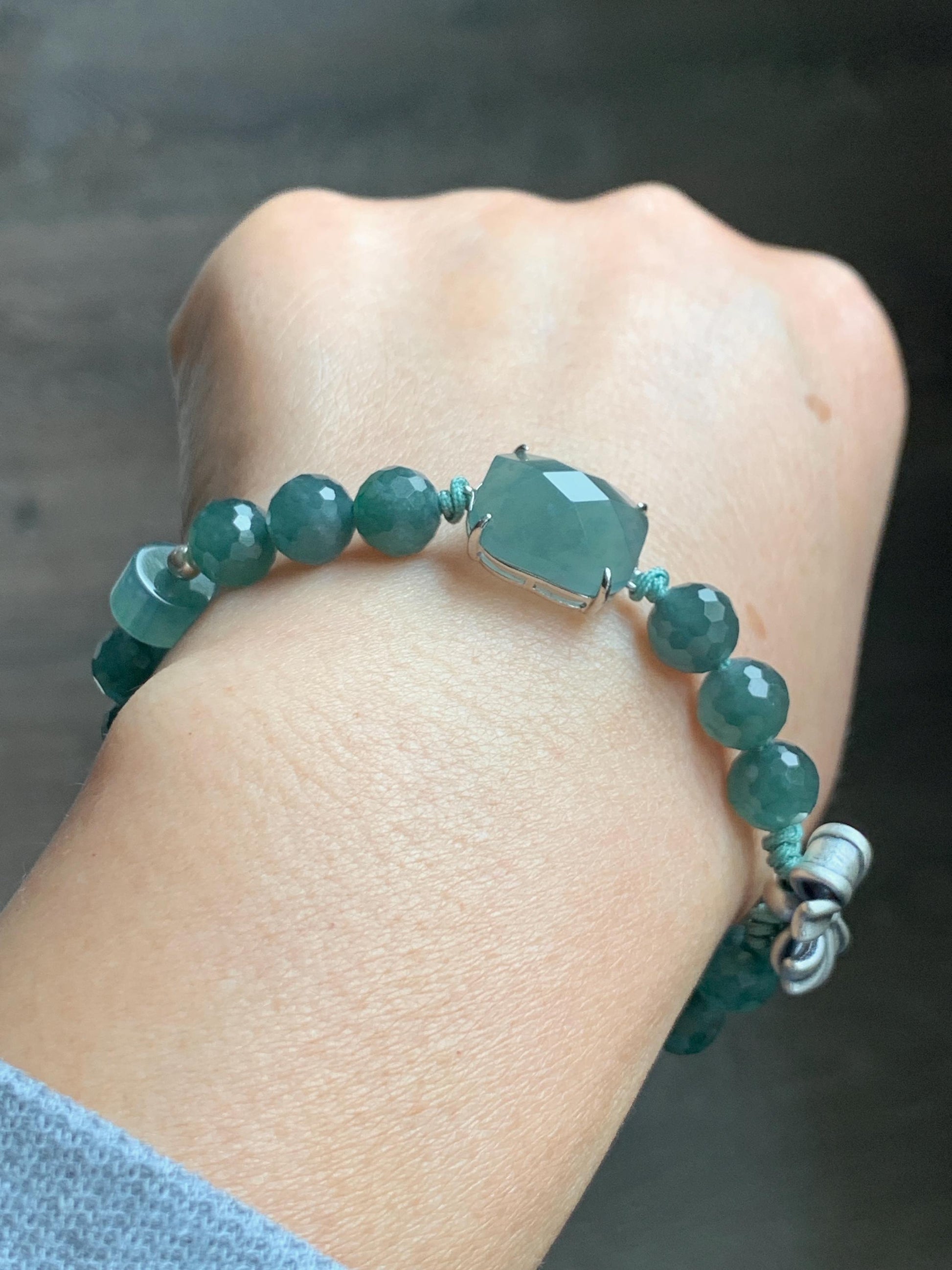 Natural Guatemalan Grade A Icy Translucent Dusty Teal Blue Jade Jadeite Cabochon & Beads Beaded Bracelet 7" 17g 天然冰危蓝绿翡翠切割面蛋面圆珠手串 WQG228