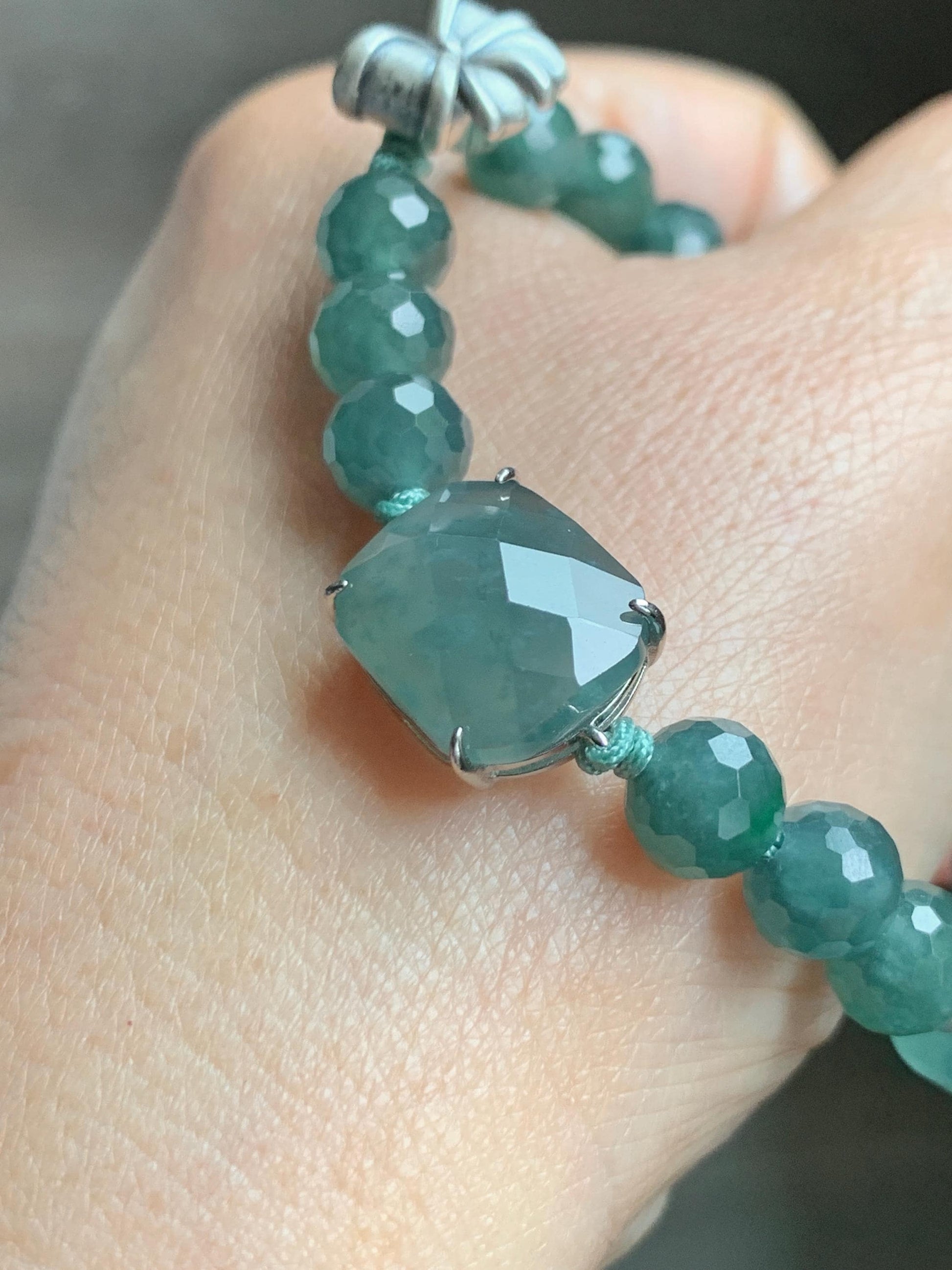 Natural Guatemalan Grade A Icy Translucent Dusty Teal Blue Jade Jadeite Cabochon & Beads Beaded Bracelet 7" 17g 天然冰危蓝绿翡翠切割面蛋面圆珠手串 WQG228