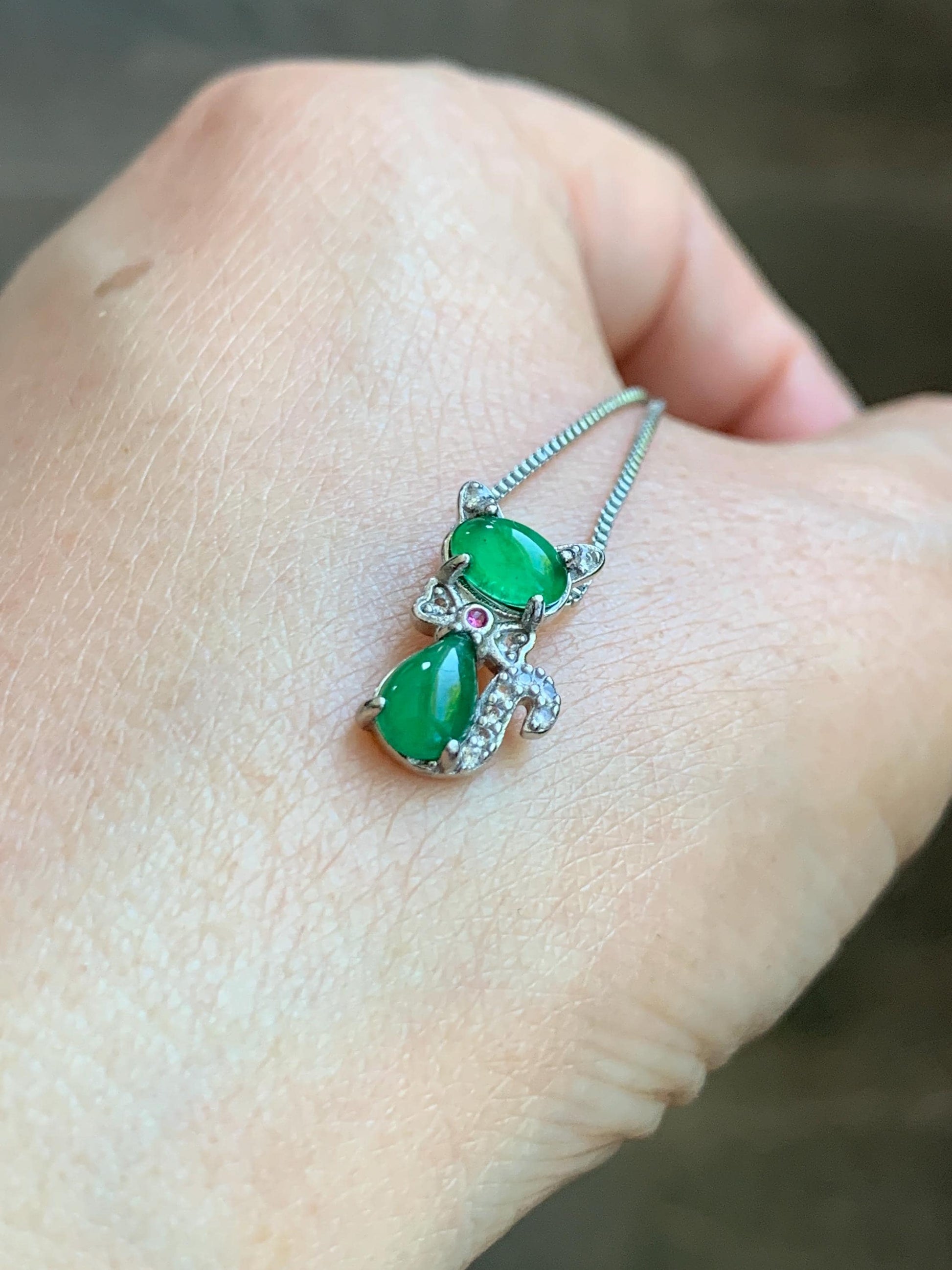 PETITE Natural Grade A Guatemalan Icy Translucent Vibrant Green Jade Jadeite Cat Pendant Sterling Silver 天然冰危绿翡翠小猫咪吊坠 WLM88