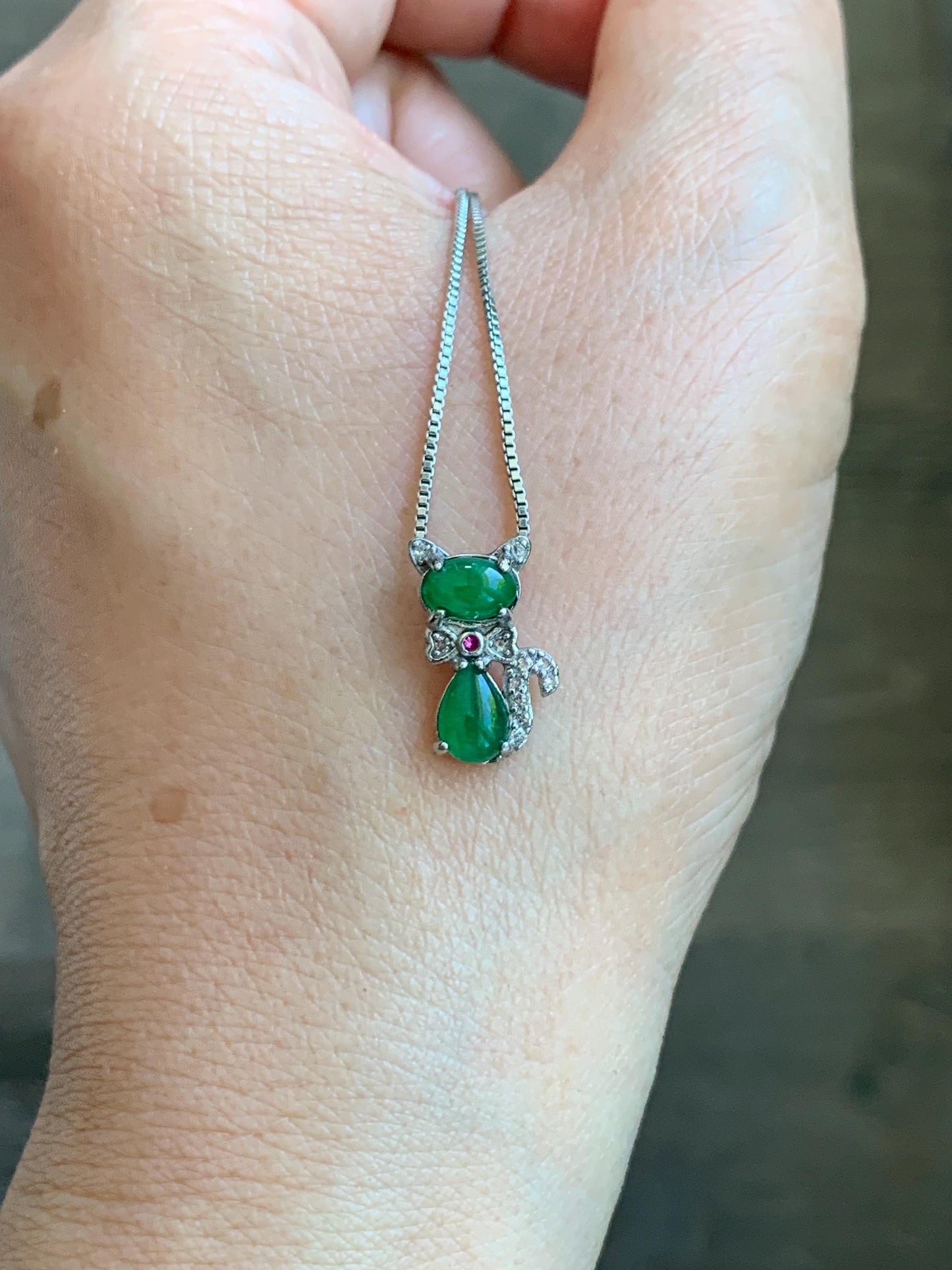 PETITE Natural Grade A Guatemalan Icy Translucent Vibrant Green Jade Jadeite Cat Pendant Sterling Silver 天然冰危绿翡翠小猫咪吊坠 WLM88