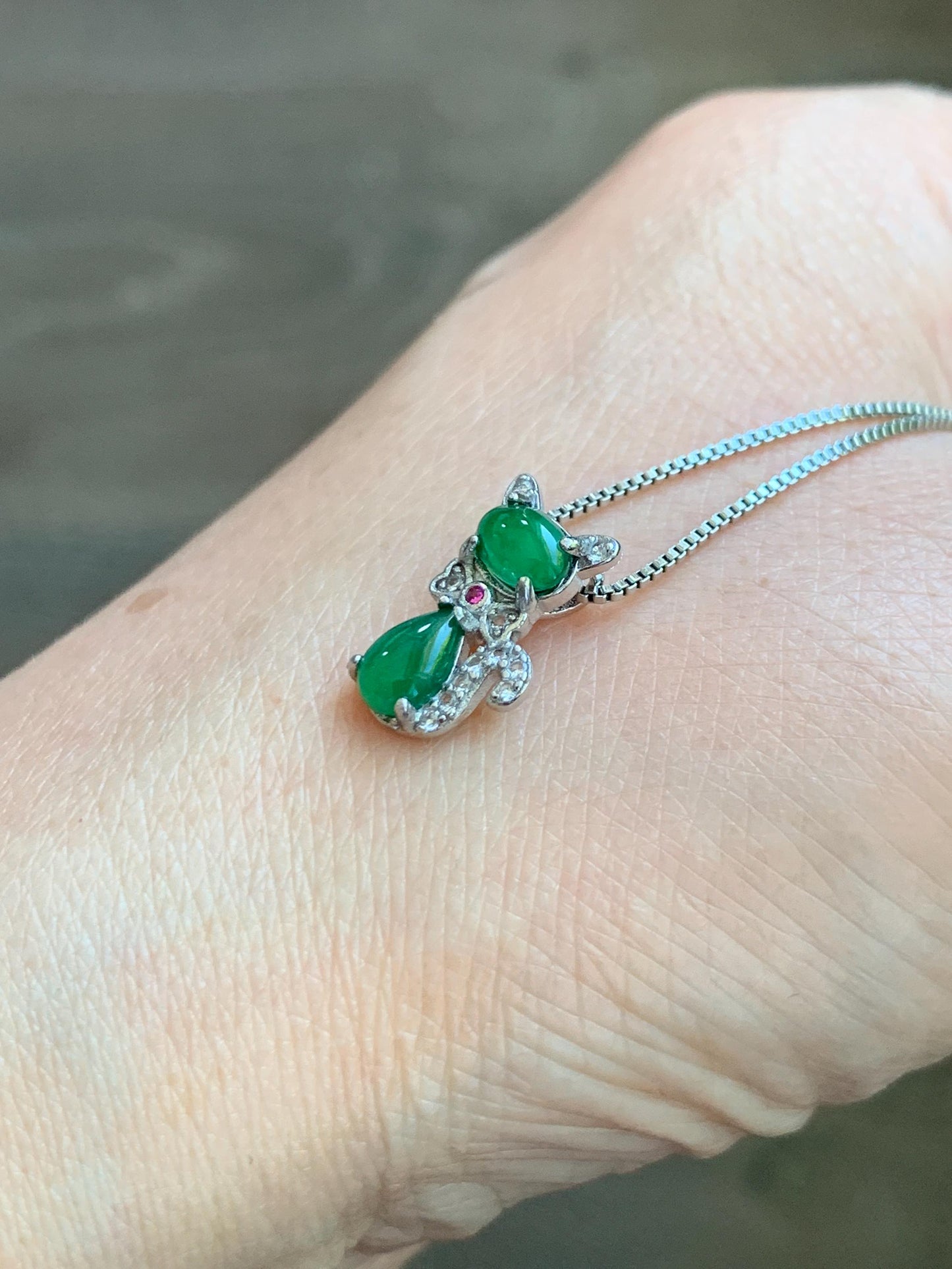 PETITE Natural Grade A Guatemalan Icy Translucent Vibrant Green Jade Jadeite Cat Pendant Sterling Silver 天然冰危绿翡翠小猫咪吊坠 WLM88