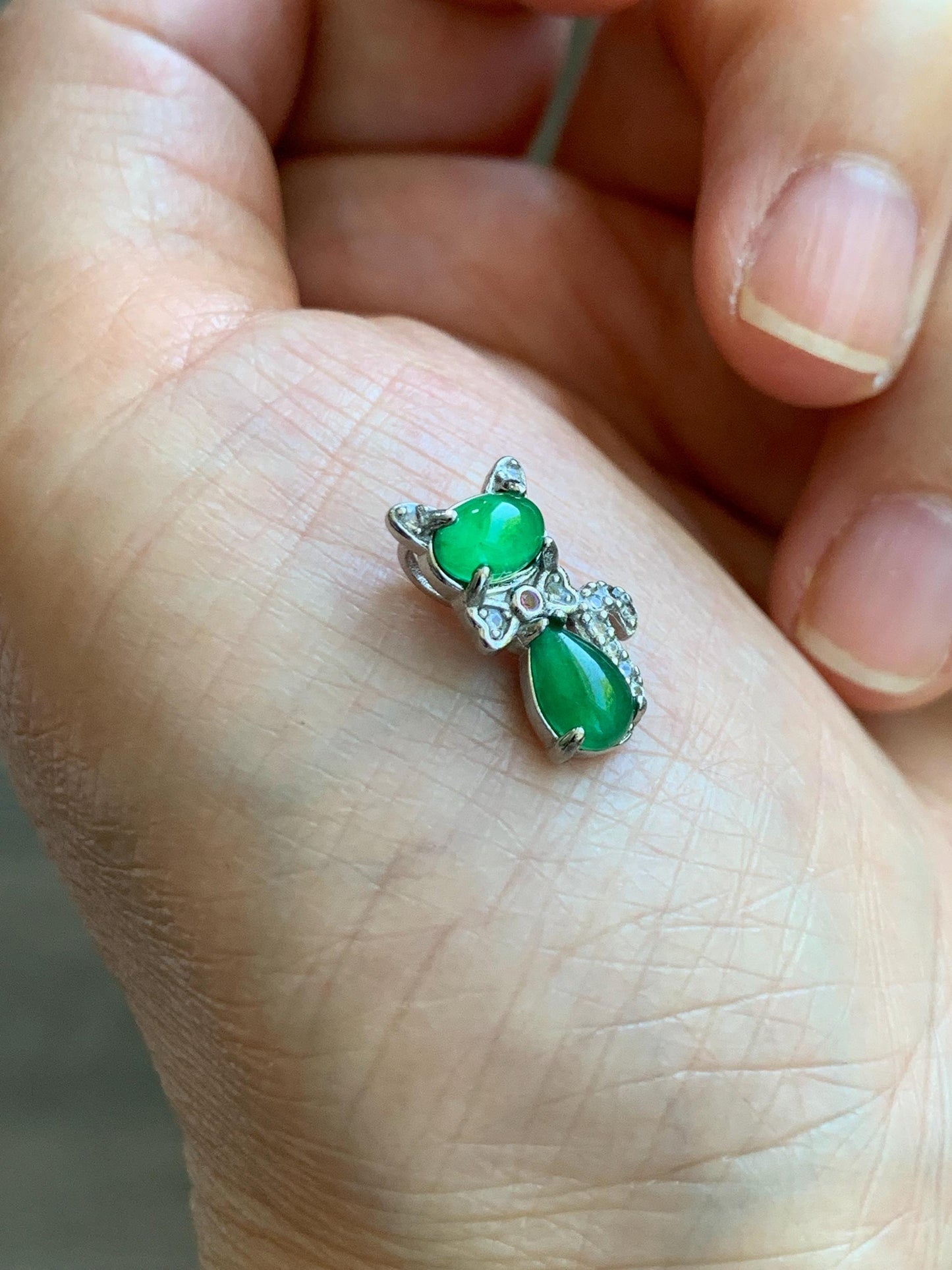 PETITE Natural Grade A Guatemalan Icy Translucent Vibrant Green Jade Jadeite Cat Pendant Sterling Silver 天然冰危绿翡翠小猫咪吊坠 WLM88