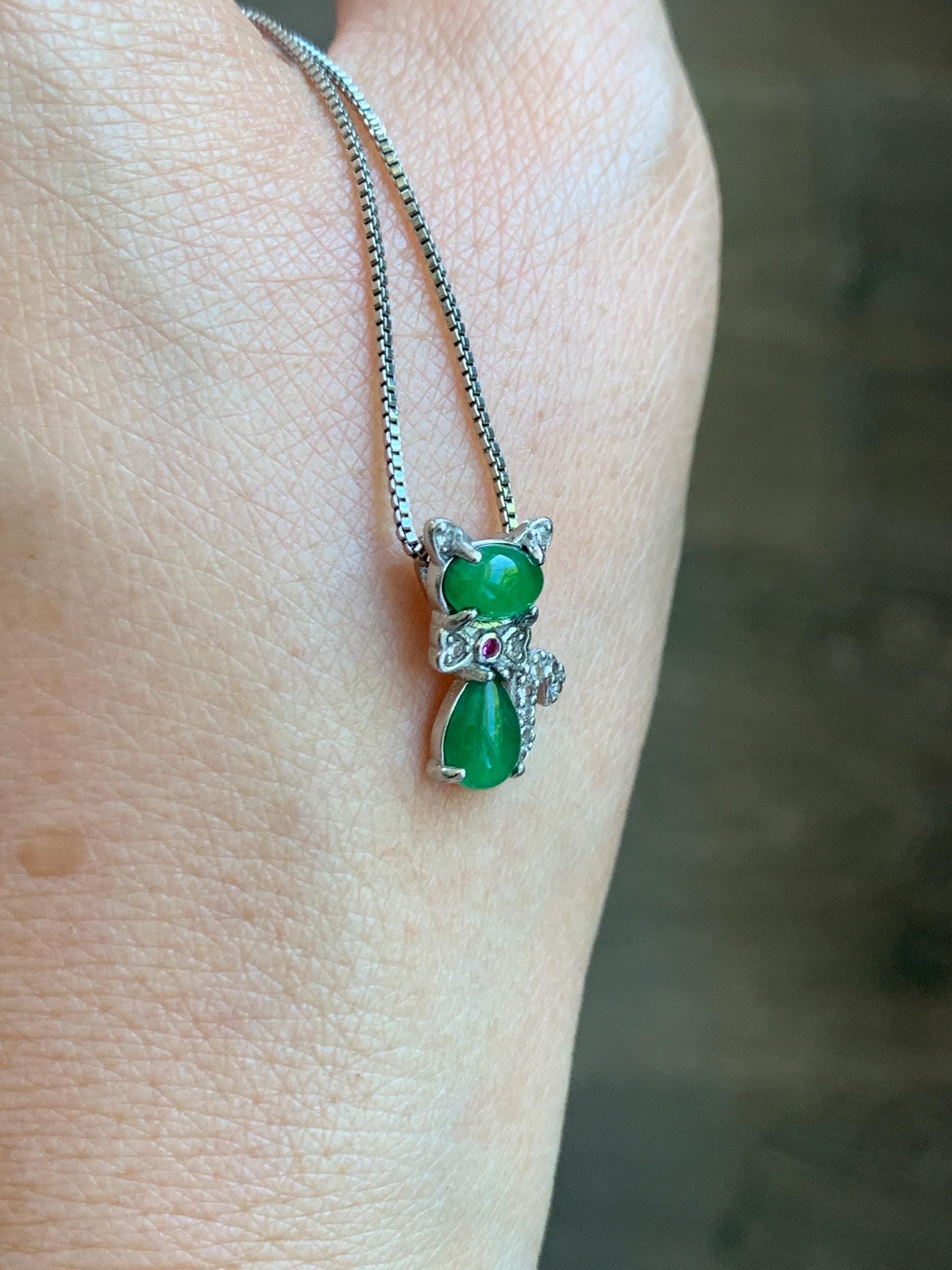 PETITE Natural Grade A Guatemalan Icy Translucent Vibrant Green Jade Jadeite Cat Pendant Sterling Silver 天然冰危绿翡翠小猫咪吊坠 WLM88