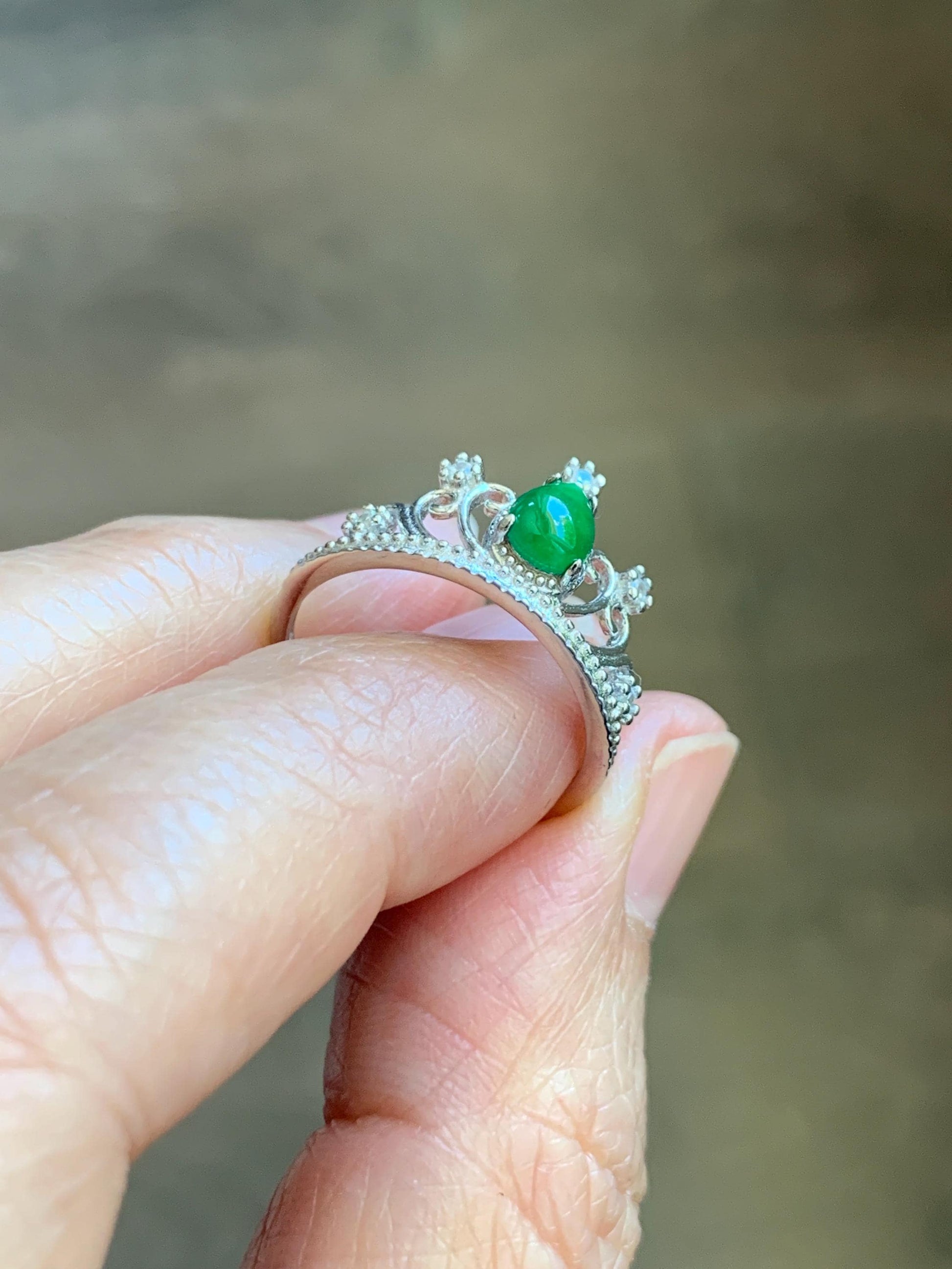 Natural Grade A Guatemalan Icy Translucent Vibrant Green Jade Jadeite Crown Ring Sterling Silver Size Adjustable 天然冰危绿翡翠皇冠戒指 WHG77