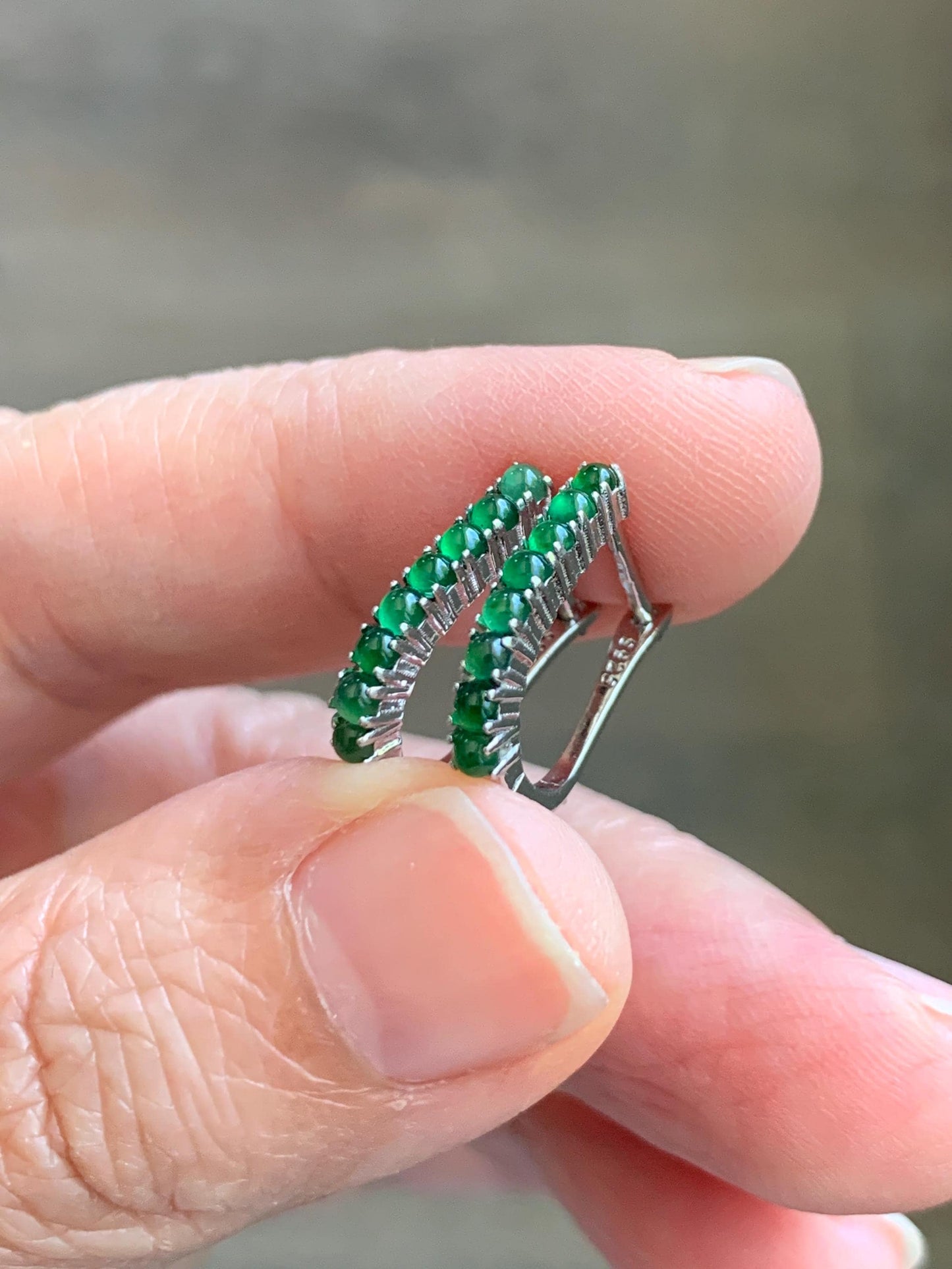 Natural Guatemalan Grade A Icy Highly Translucent Green Jade Jadeite Hoop Huggie Earrings Sterling Silver 天然冰危绿起光翡翠银镶耳包 WLB130