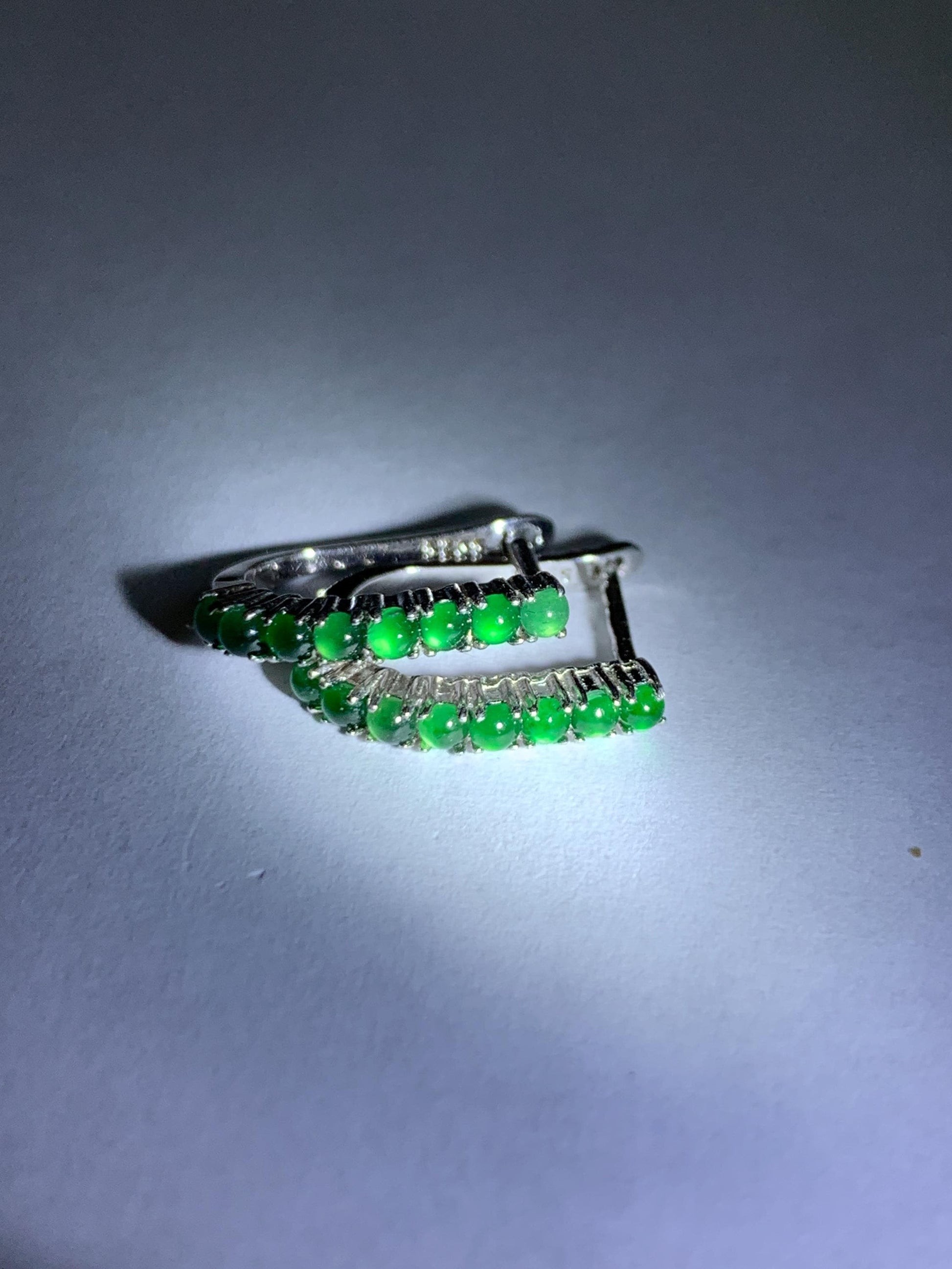 Natural Guatemalan Grade A Icy Highly Translucent Green Jade Jadeite Hoop Huggie Earrings Sterling Silver 天然冰危绿起光翡翠银镶耳包 WLB130