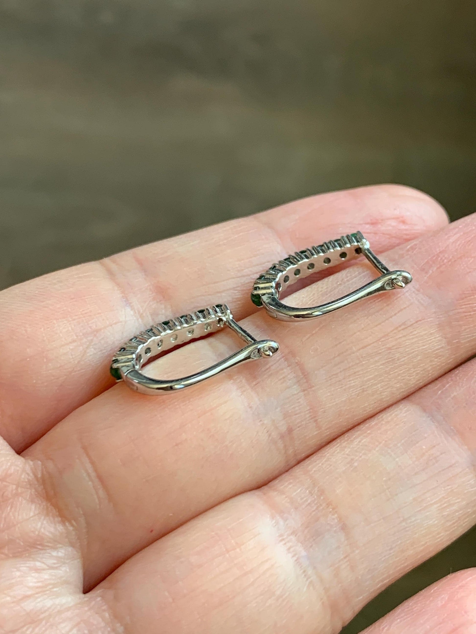 Natural Guatemalan Grade A Icy Highly Translucent Green Jade Jadeite Hoop Huggie Earrings Sterling Silver 天然冰危绿起光翡翠银镶耳包 WLB130