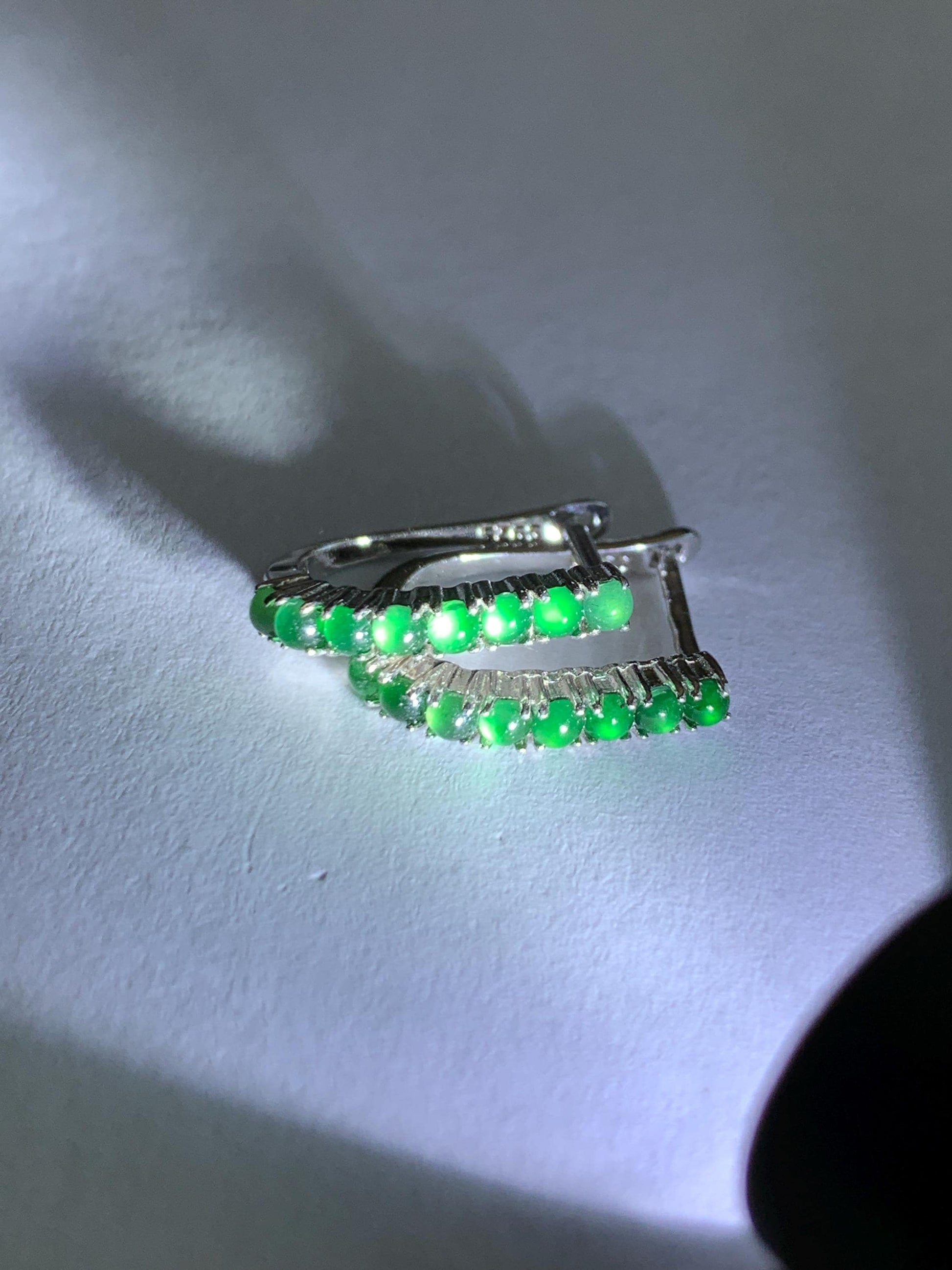 Natural Guatemalan Grade A Icy Highly Translucent Green Jade Jadeite Hoop Huggie Earrings Sterling Silver 天然冰危绿起光翡翠银镶耳包 WLB130