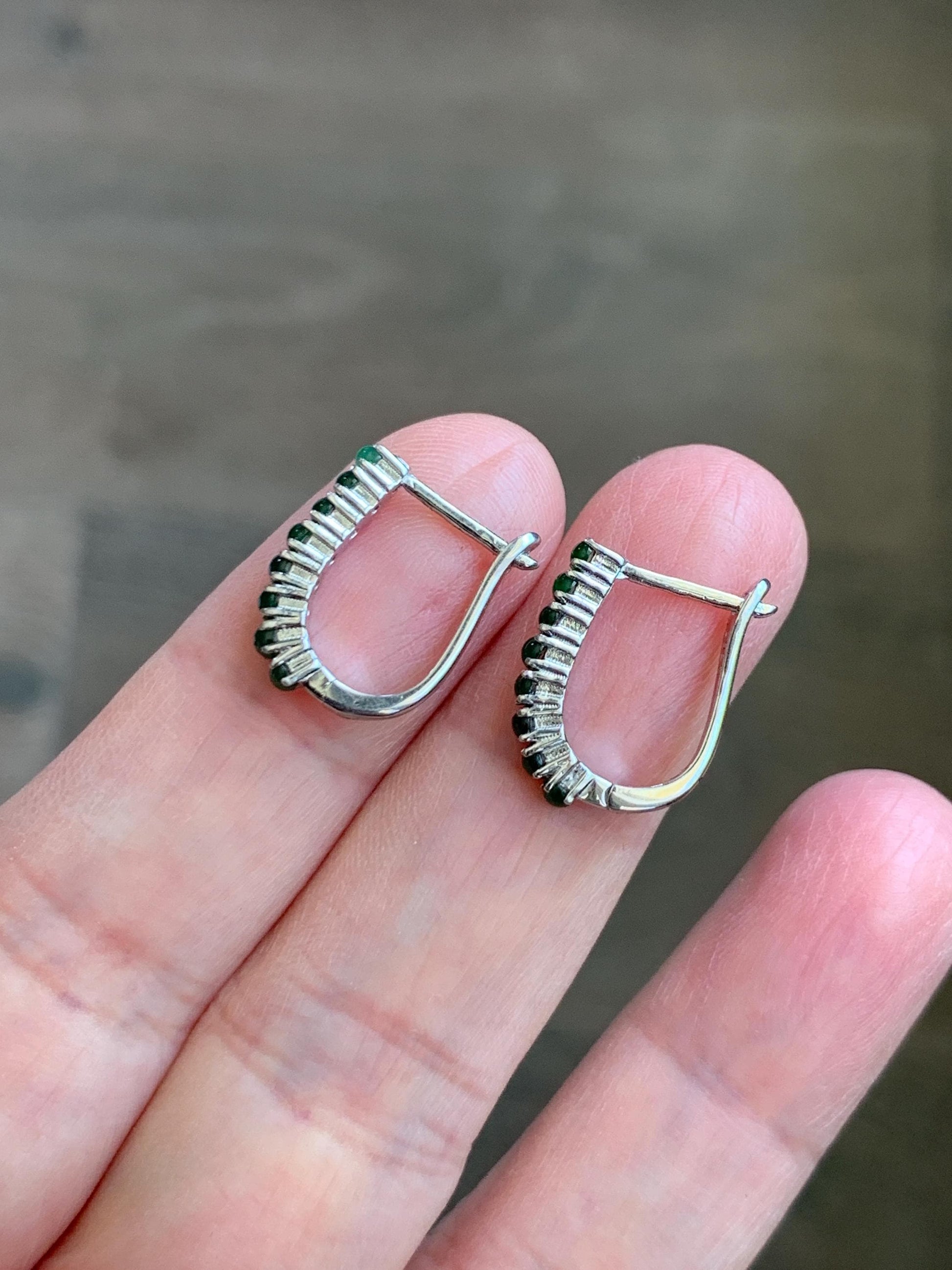 Natural Guatemalan Grade A Icy Highly Translucent Green Jade Jadeite Hoop Huggie Earrings Sterling Silver 天然冰危绿起光翡翠银镶耳包 WLB130