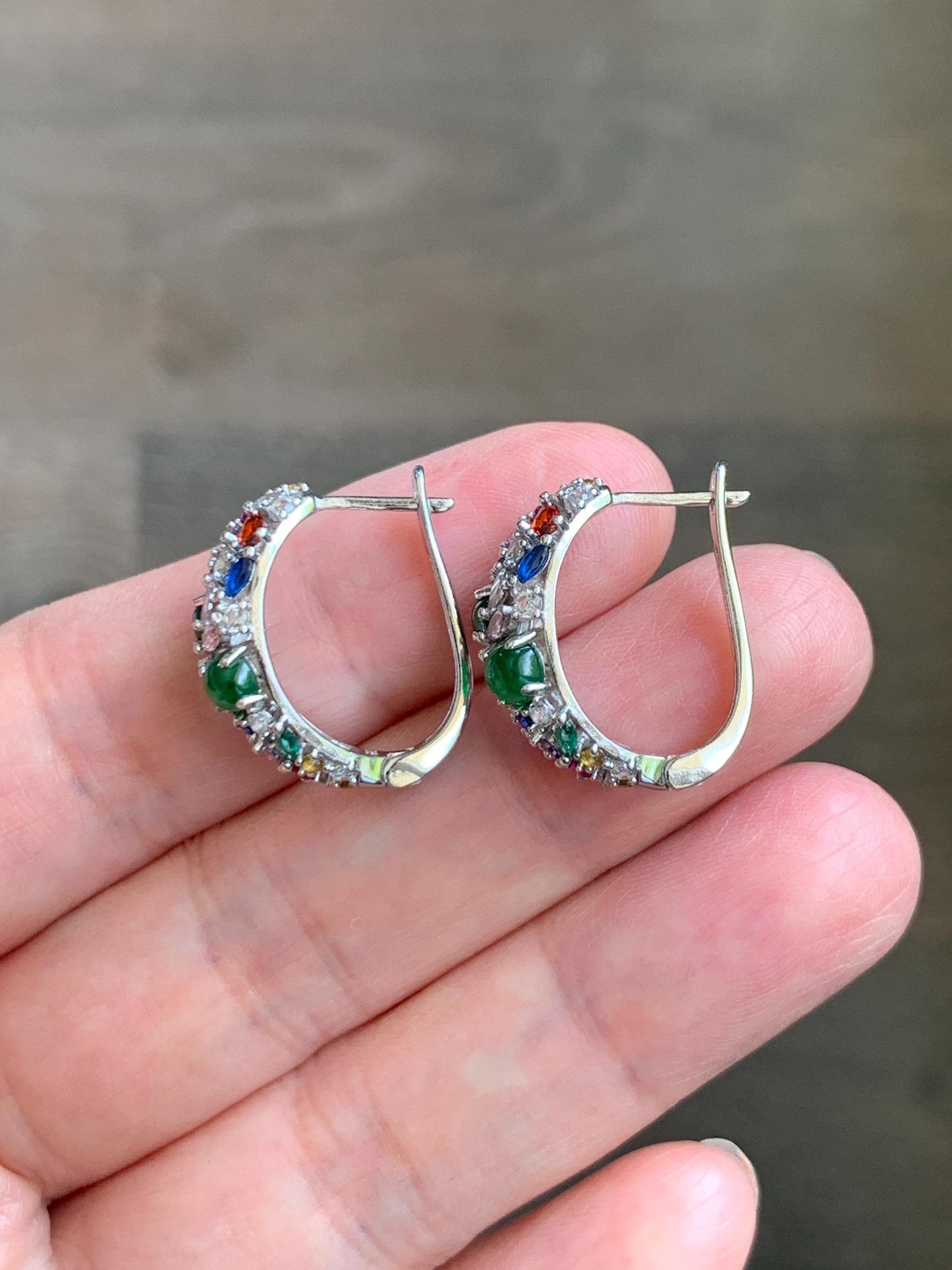 Natural Guatemalan Grade A Icy Highly Translucent Vibrant Green Jade Jadeite Hoop Huggie Earrings Sterling Silver 天然冰危绿起光翡翠多宝银镶耳包 WFH220