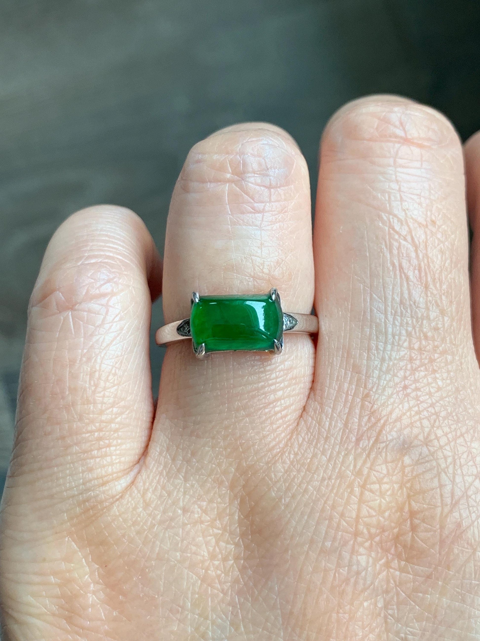 Natural Grade A Guatemalan Icy Translucent Vibrant Green Jadeite Saddle Ring Sterling Silver Size Adjustable 天然冰危绿翡翠马鞍银镶戒指 WMA135B
