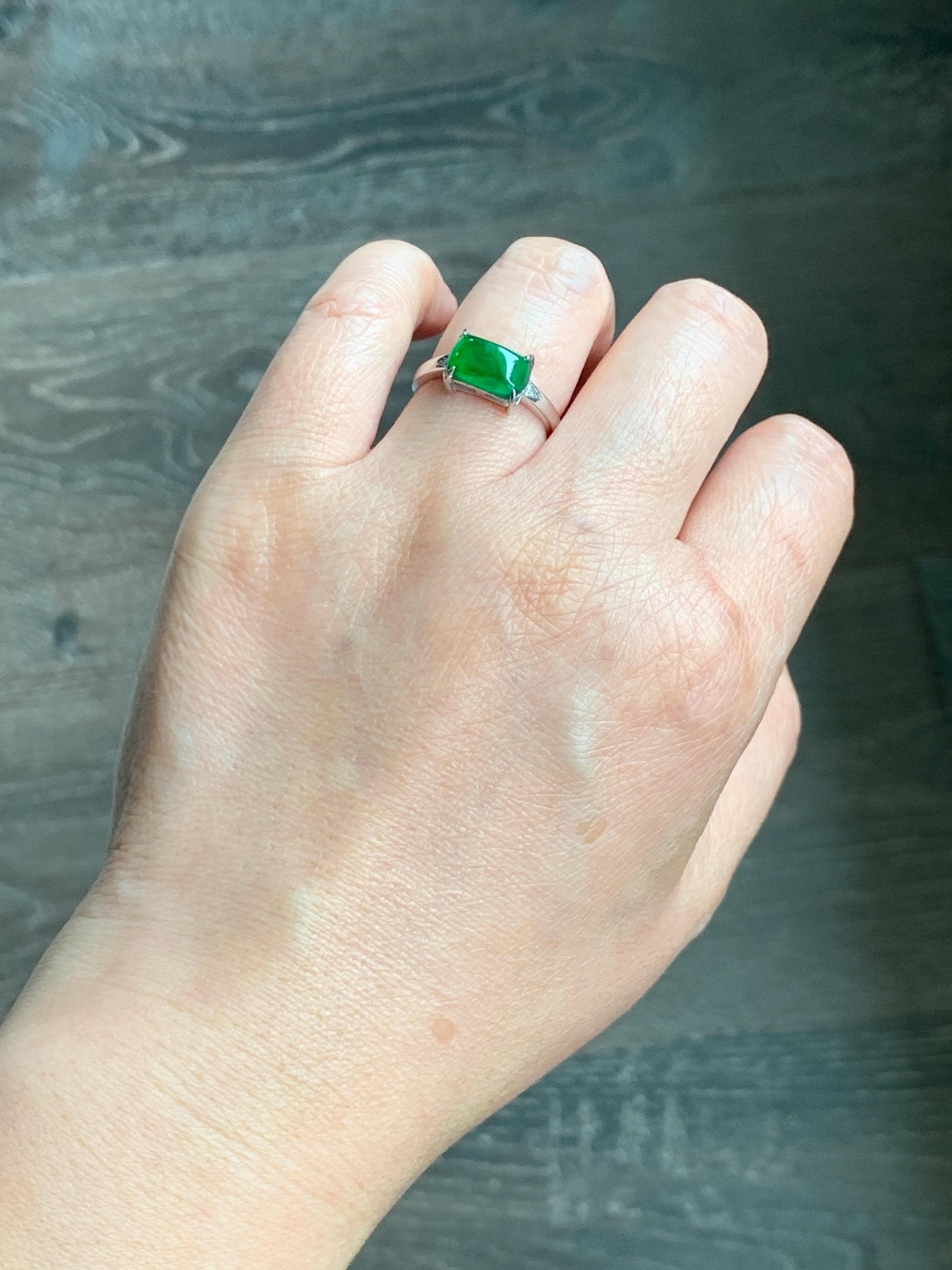 Natural Grade A Guatemalan Icy Translucent Vibrant Green Jadeite Saddle Ring Sterling Silver Size Adjustable 天然冰危绿翡翠马鞍银镶戒指 WMA135B