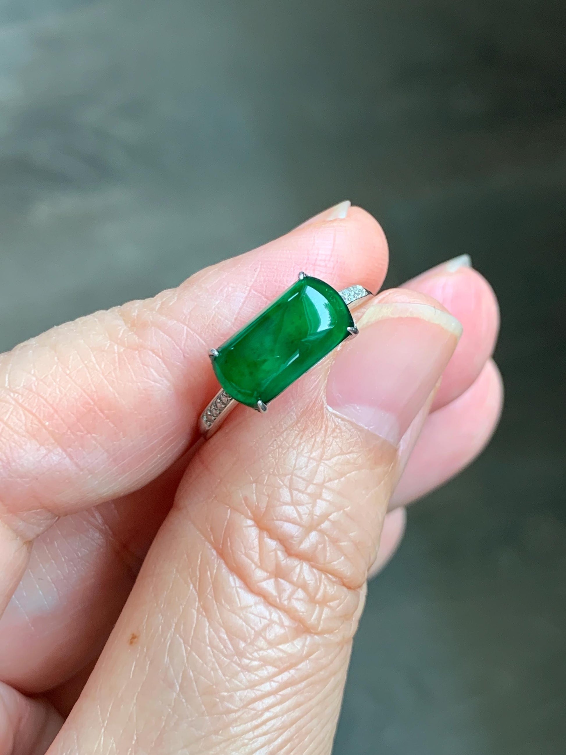 Natural Grade A Guatemalan Icy Translucent Vibrant Green Jadeite Saddle Ring Sterling Silver Size Adjustable 天然冰危绿翡翠马鞍银镶戒指 WMA135C