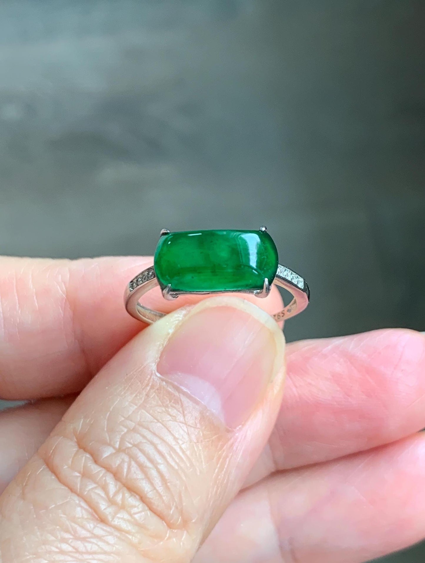 Natural Grade A Guatemalan Icy Translucent Vibrant Green Jadeite Saddle Ring Sterling Silver Size Adjustable 天然冰危绿翡翠马鞍银镶戒指 WMA135C