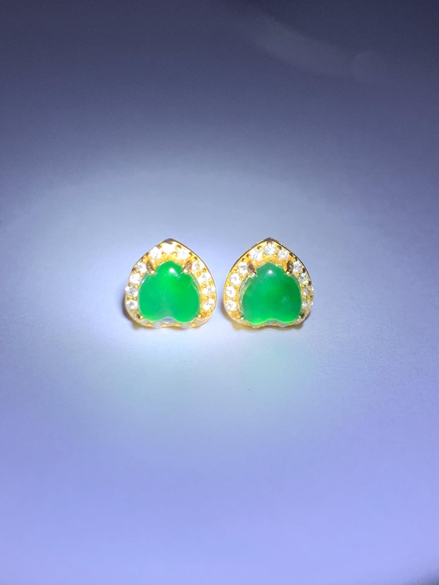 Natural Grade A Guatemalan Icy Translucent Vibrant Green Jade Jadeite Heart Halo Stud Earrings Sterling Silver 天然冰危绿翡翠爱心银耳钉 AXD66