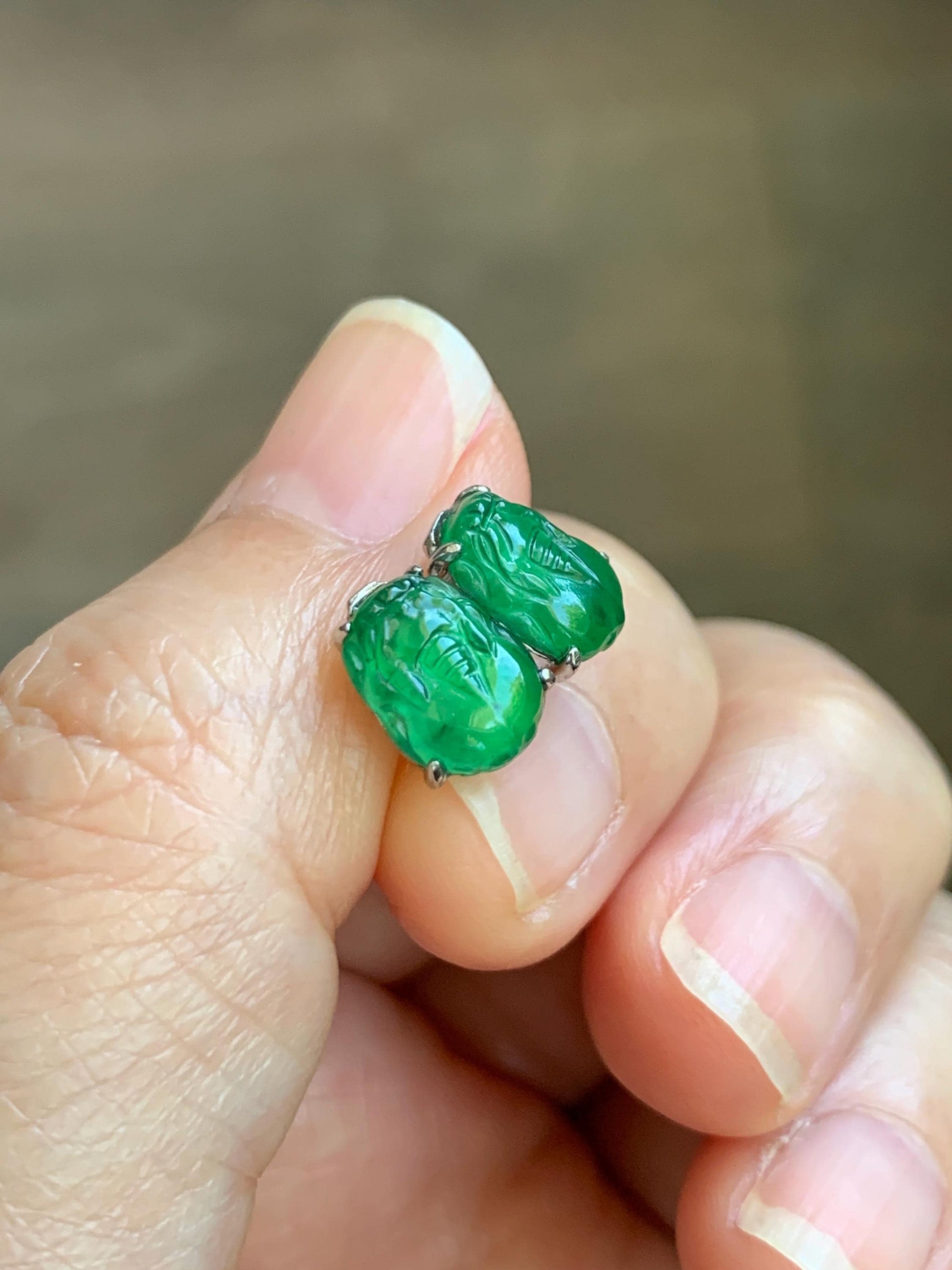 Natural Guatemalan Grade A Icy Translucent Vibrant Green Jade Jadeite Petite Pixiu Stud Earrings Sterling Silver 天然冰危绿翡翠迷你貔貅镶嵌耳钉 WPX88