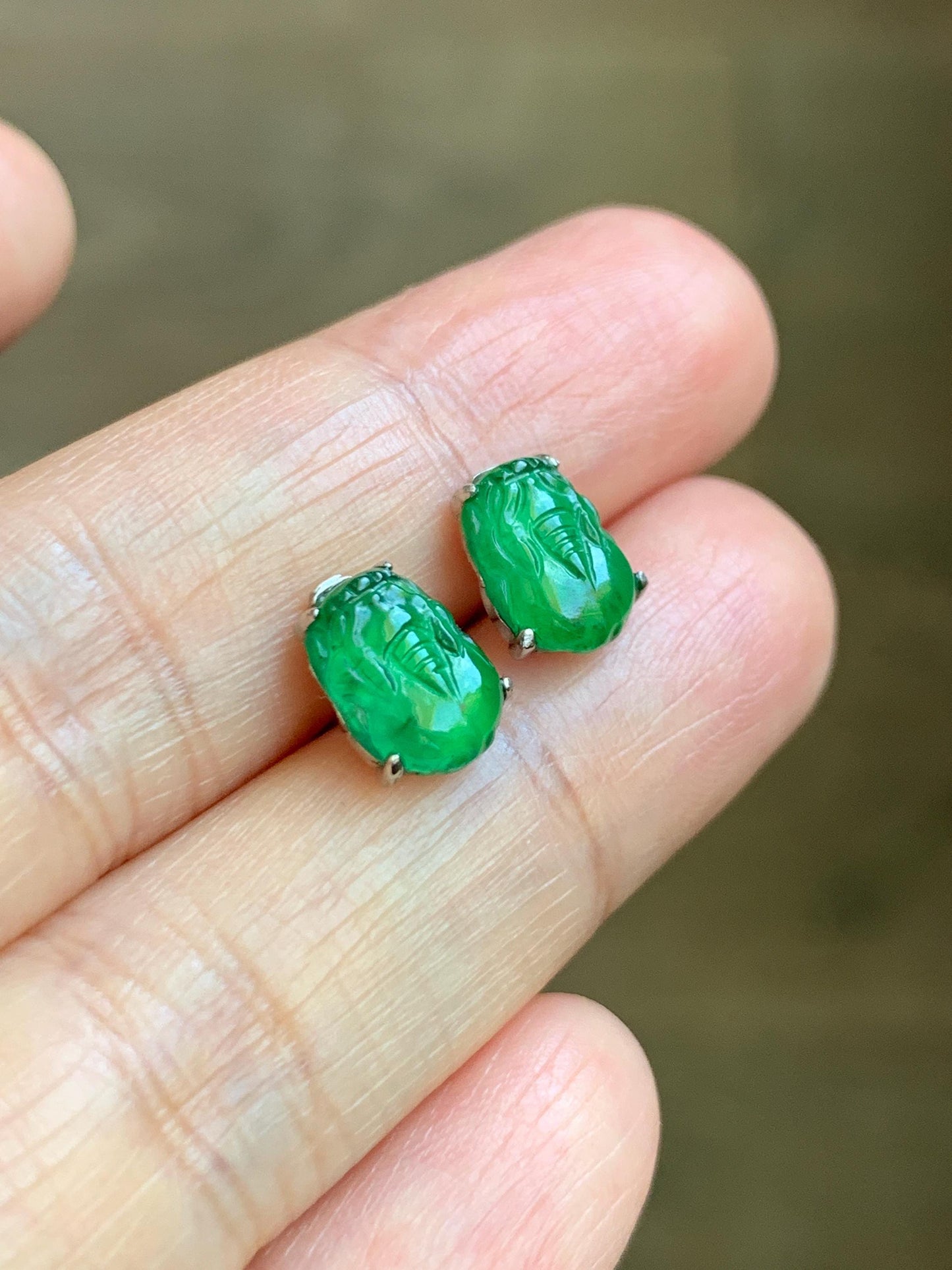 Natural Guatemalan Grade A Icy Translucent Vibrant Green Jade Jadeite Petite Pixiu Stud Earrings Sterling Silver 天然冰危绿翡翠迷你貔貅镶嵌耳钉 WPX88