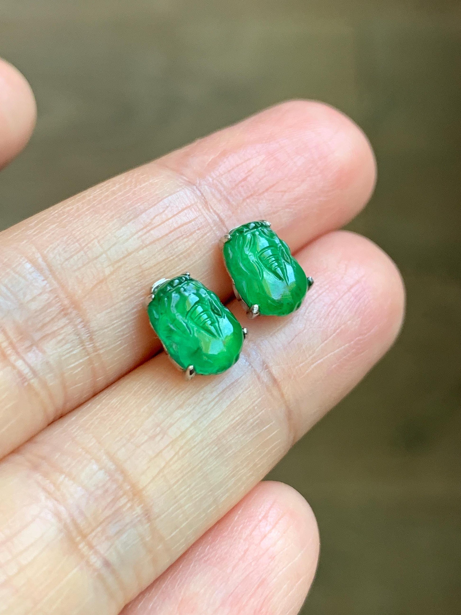 Natural Guatemalan Grade A Icy Translucent Vibrant Green Jade Jadeite Petite Pixiu Stud Earrings Sterling Silver 天然冰危绿翡翠迷你貔貅镶嵌耳钉 WPX88