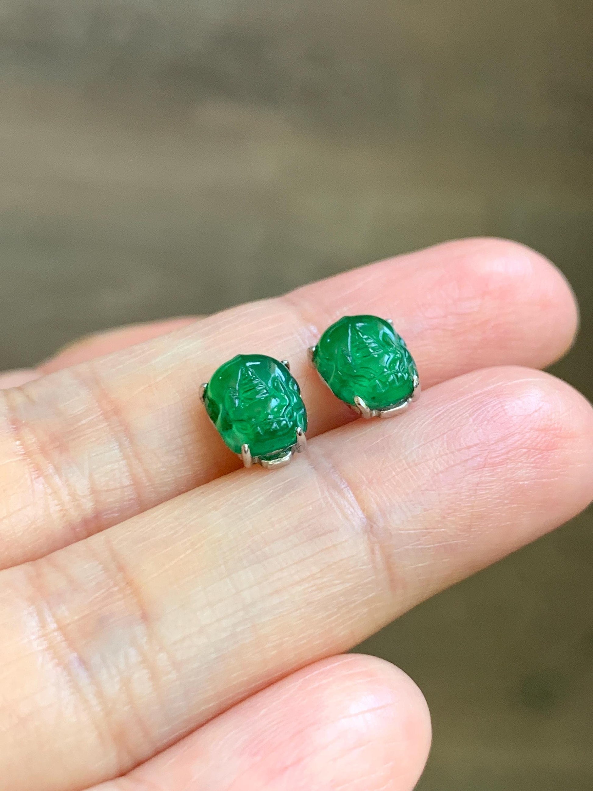 Natural Guatemalan Grade A Icy Translucent Vibrant Green Jade Jadeite Petite Pixiu Stud Earrings Sterling Silver 天然冰危绿翡翠迷你貔貅镶嵌耳钉 WPX88