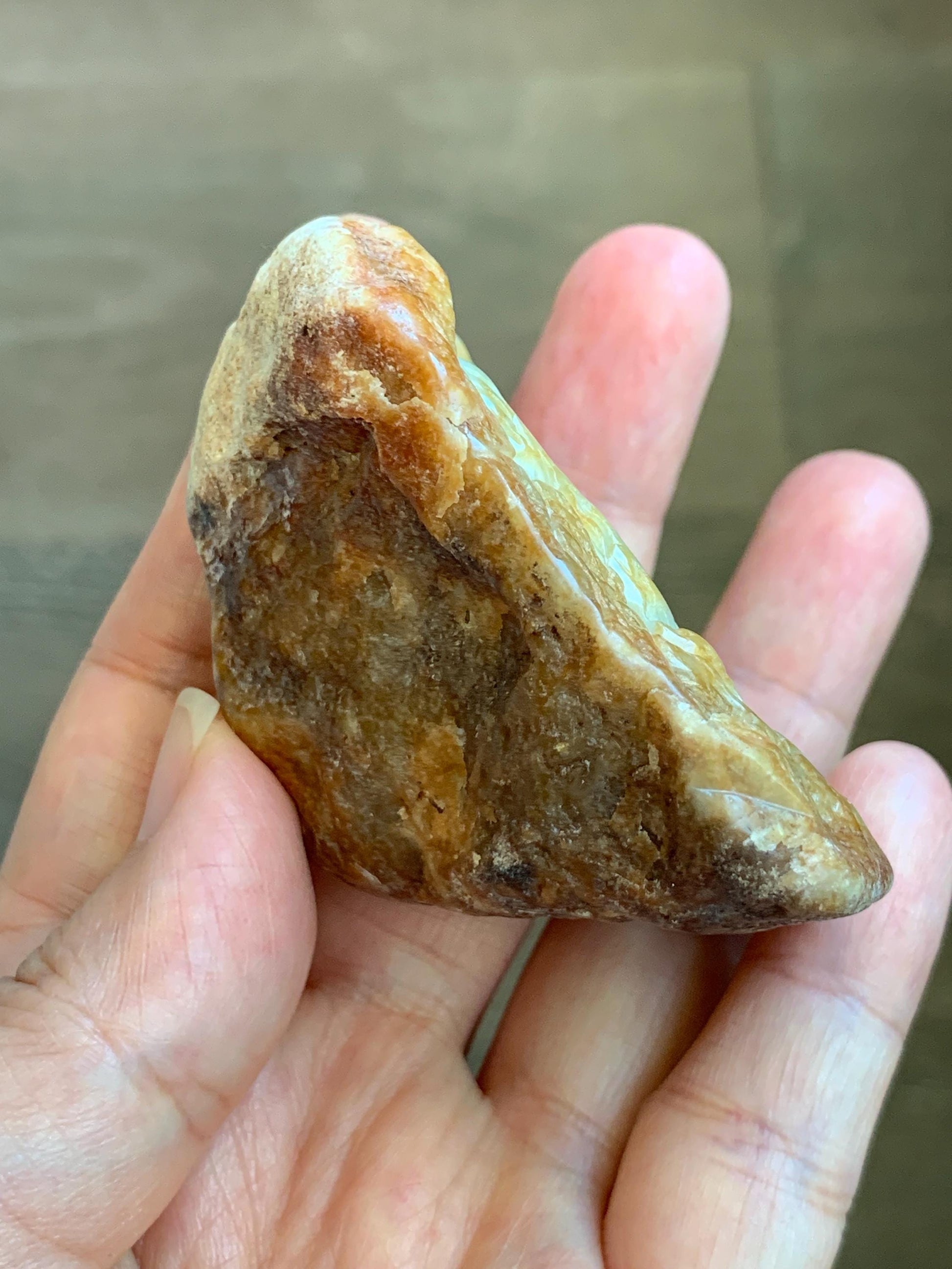 Grade A Natural White Jade Jadeite with Brown Rind Tiger Carved Rock Tea Pet Pal Home Decor Book End 116g 天然翡翠皮壳料老虎雕茶宠 MSS125