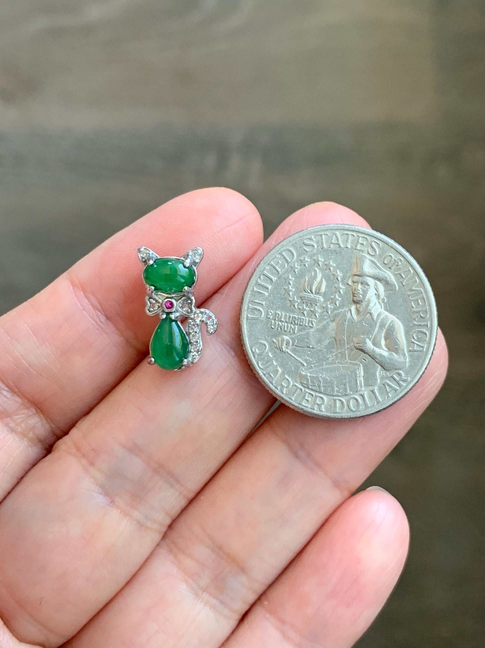 PETITE Natural Grade A Guatemalan Icy Translucent Vibrant Green Jade Jadeite Cat Pendant Sterling Silver 天然冰危绿翡翠小猫咪吊坠 WLM88