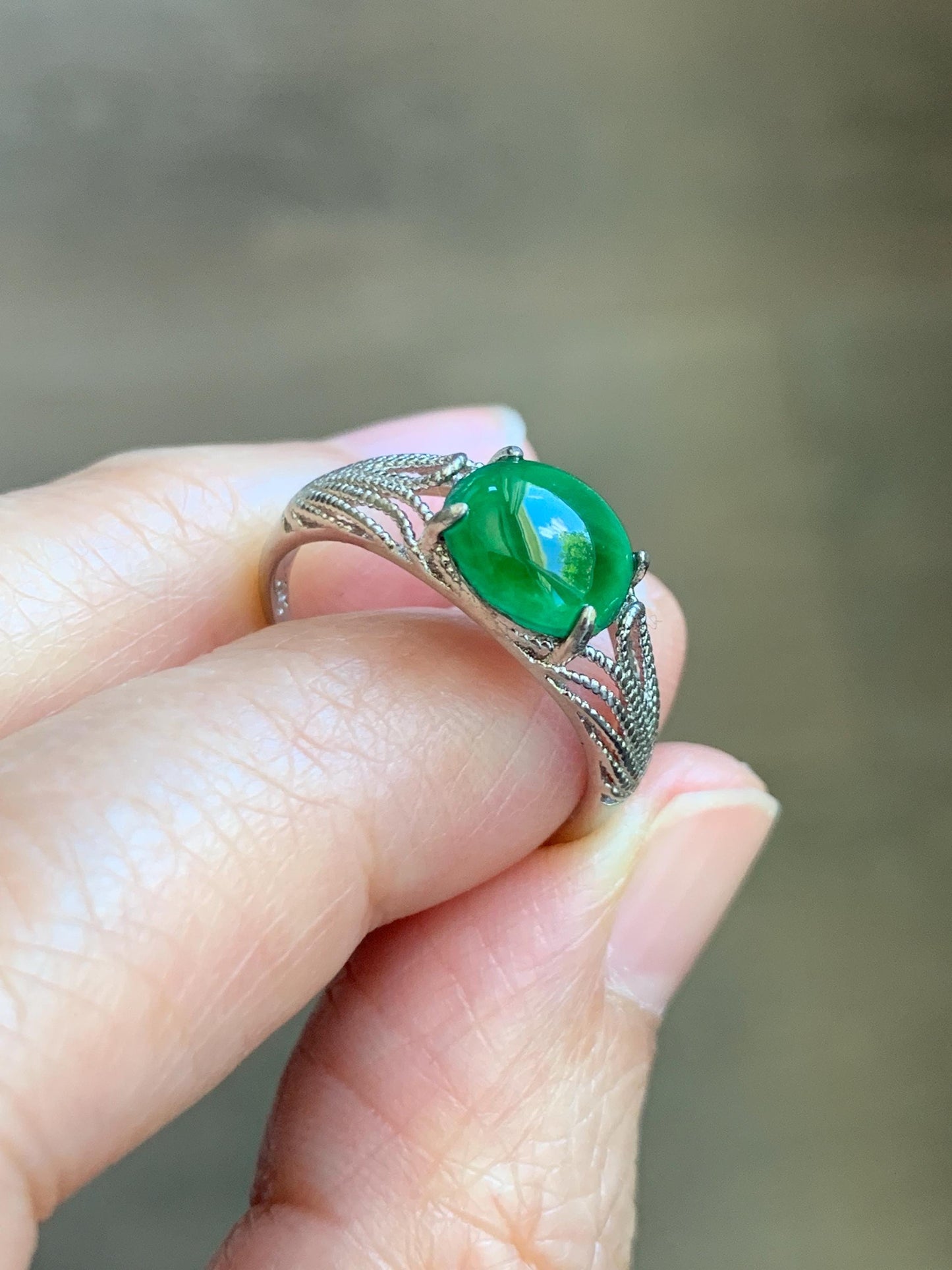 Natural Grade A Guatemalan Icy Translucent Vibrant Green Jade Jadeite Mermaid Tail Ring Sterling Silver Size Adjustable 天然冰危绿翡翠人鱼尾戒指 WLD107