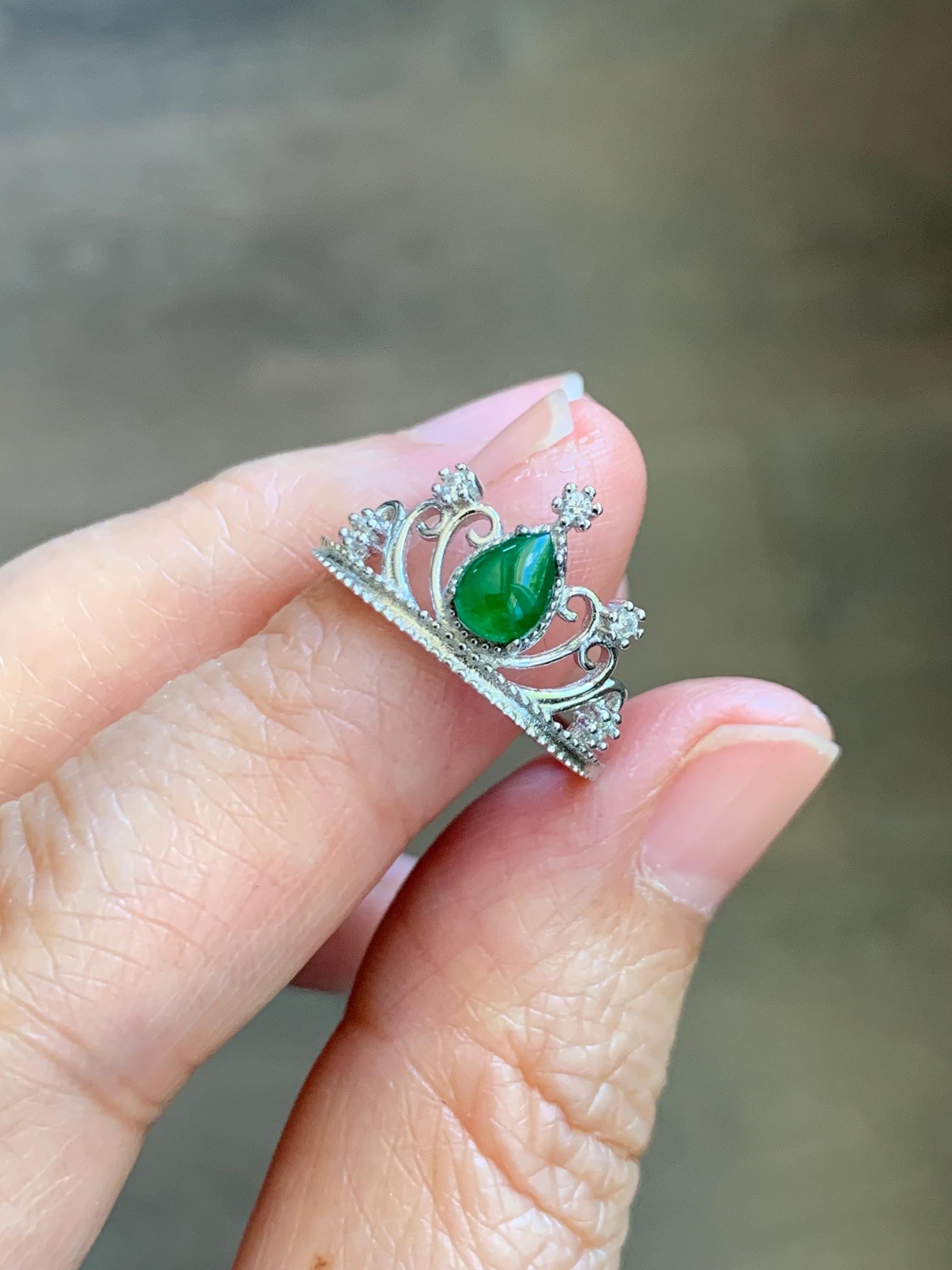 Natural Grade A Guatemalan Icy Translucent Vibrant Green Jade Jadeite Crown Ring Sterling Silver Size Adjustable 天然冰危绿翡翠皇冠戒指 WHG77